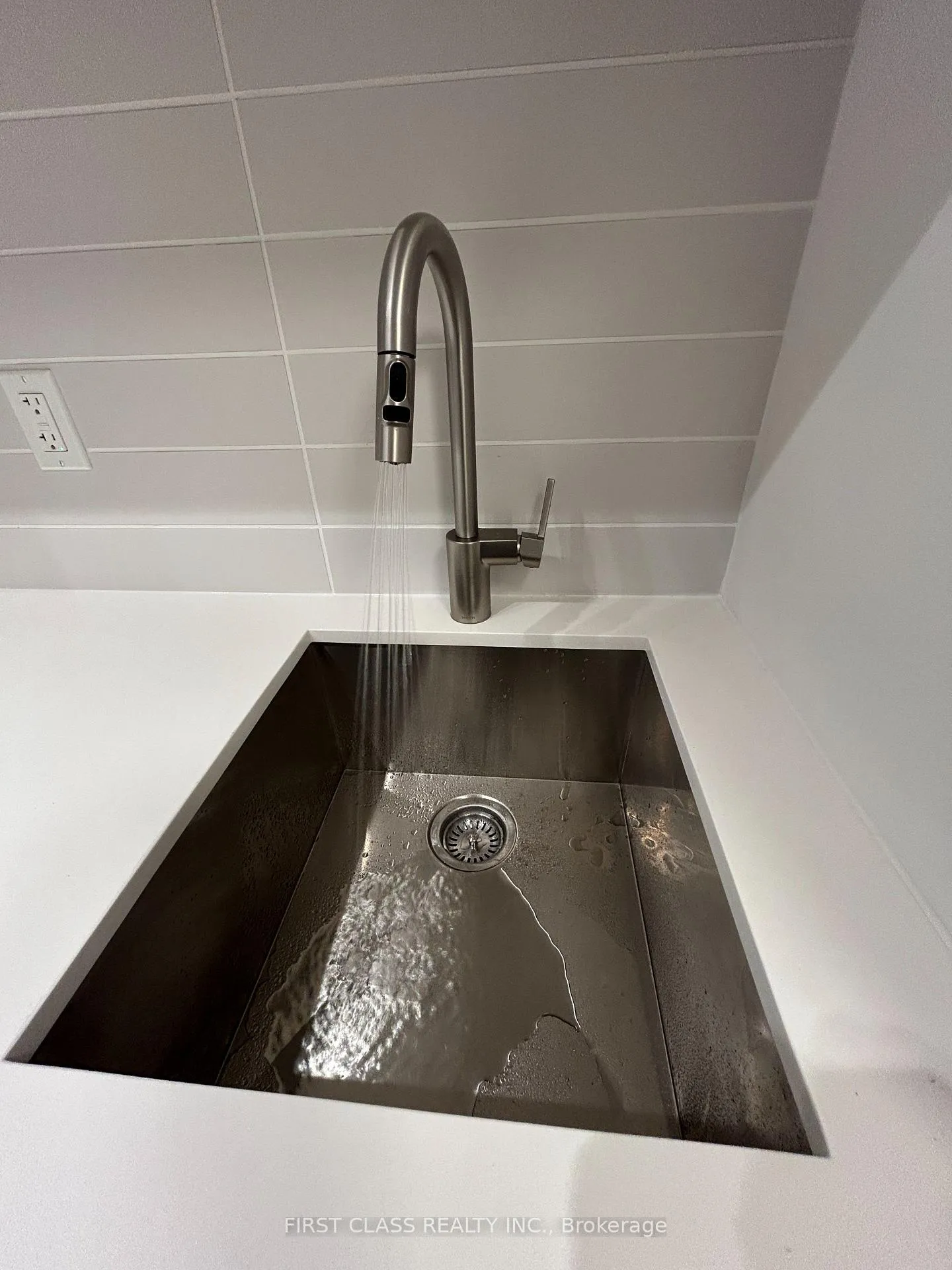 Photo 11 of Unit 1406, 120 Broadway Avenue, Toronto, Mount Pleasant West — HOMEH