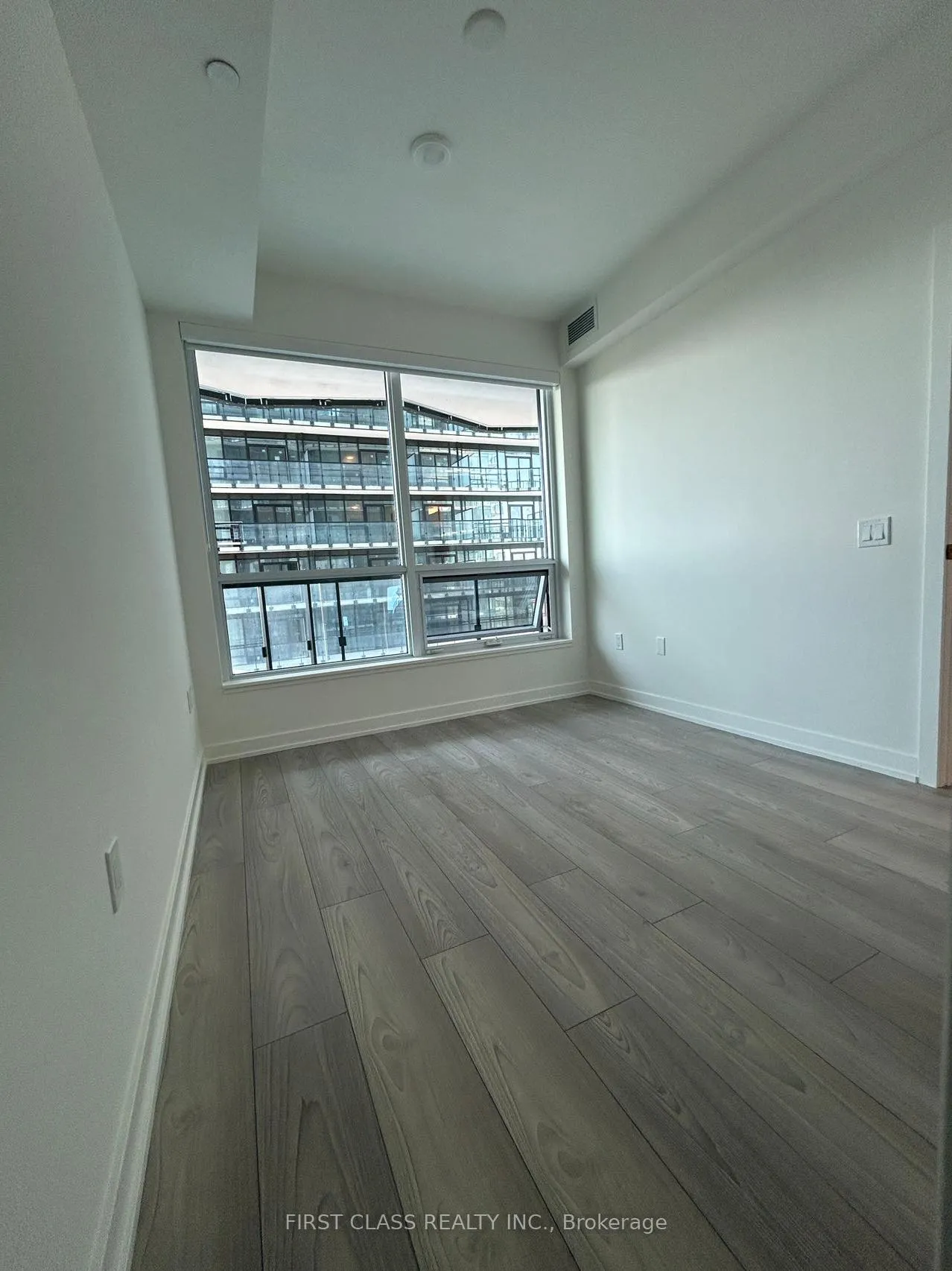 Photo 14 of Unit 1406, 120 Broadway Avenue, Toronto, Mount Pleasant West — HOMEH