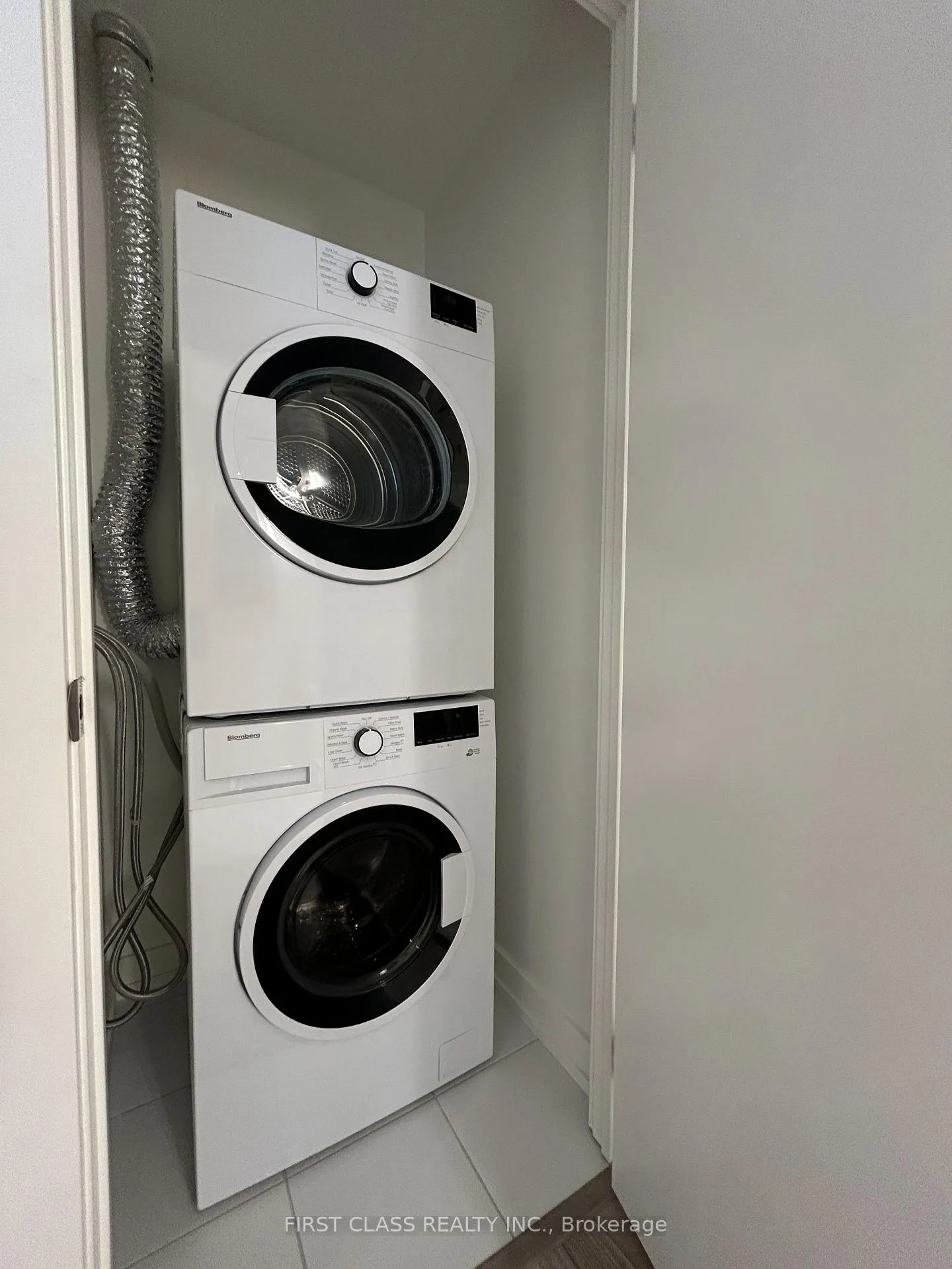 Photo 17 of Unit 1406, 120 Broadway Avenue, Toronto, Mount Pleasant West — HOMEH