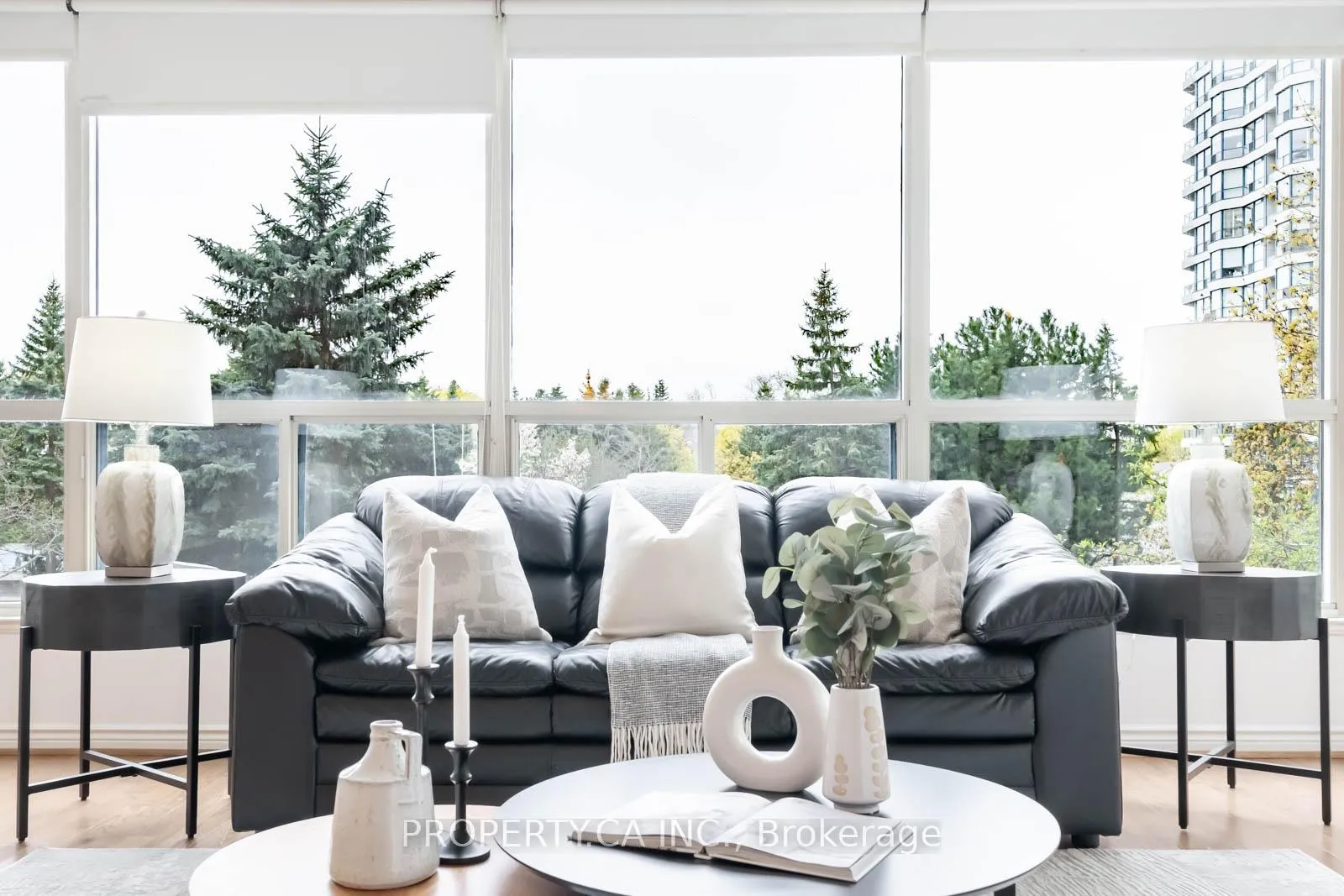 Photo 4 of Unit 301, 7300 Yonge Street, Vaughan, Crestwood-Springfarm-Yorkhill — HOMEH