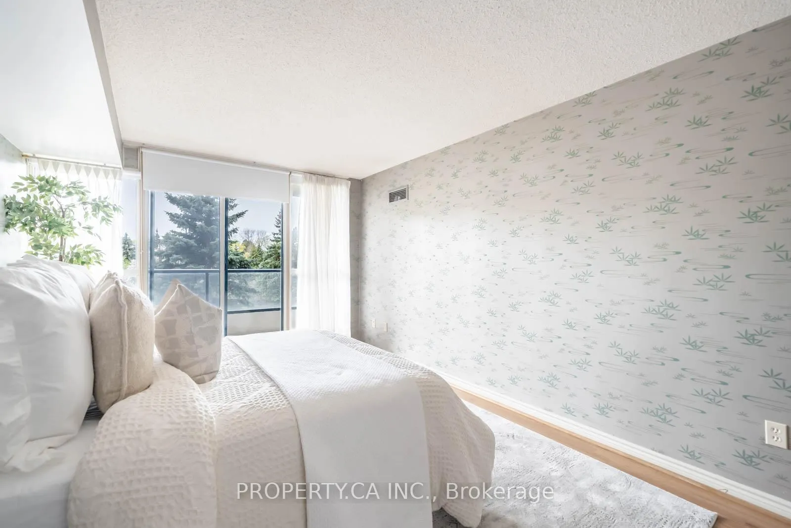 Photo 12 of Unit 301, 7300 Yonge Street, Vaughan, Crestwood-Springfarm-Yorkhill — HOMEH