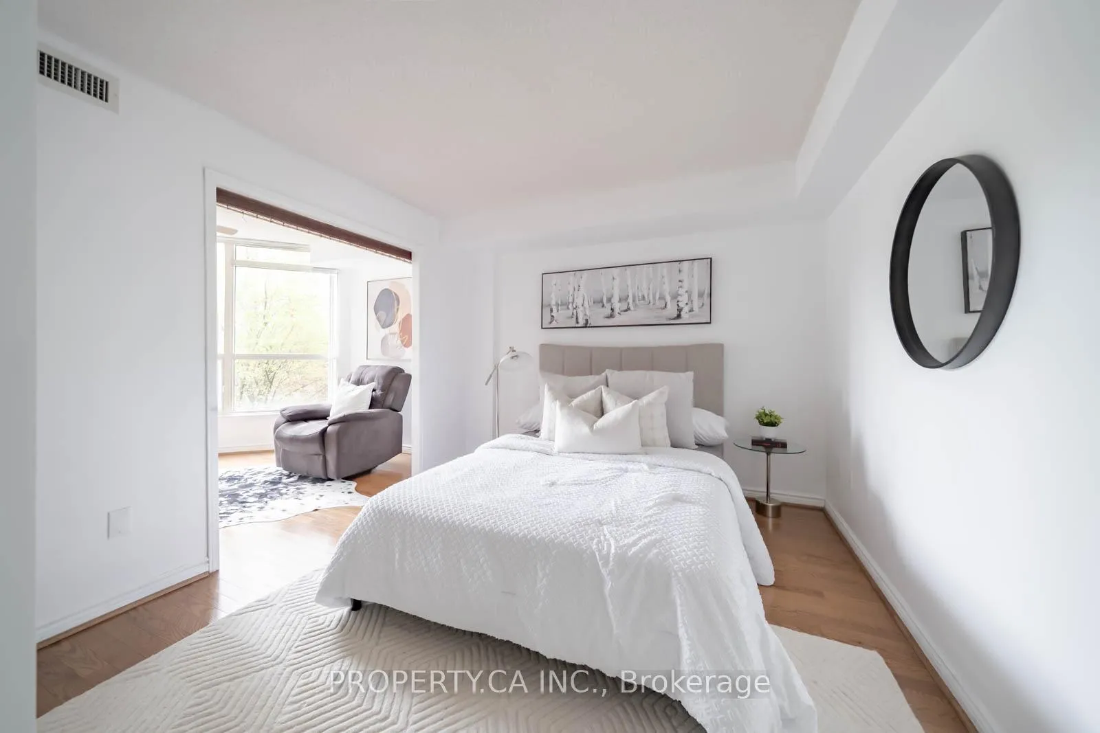 Photo 14 of Unit 301, 7300 Yonge Street, Vaughan, Crestwood-Springfarm-Yorkhill — HOMEH