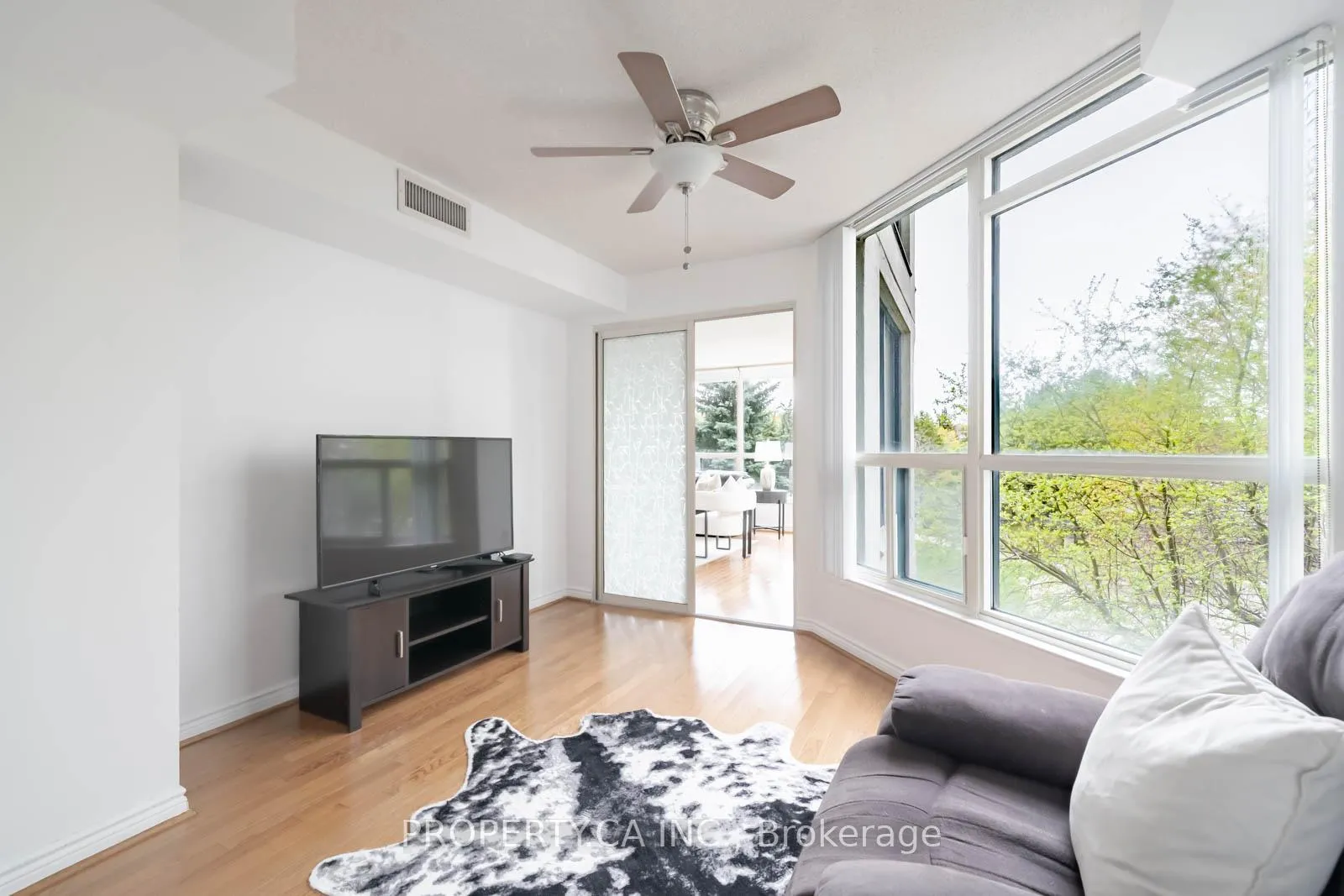 Photo 18 of Unit 301, 7300 Yonge Street, Vaughan, Crestwood-Springfarm-Yorkhill — HOMEH