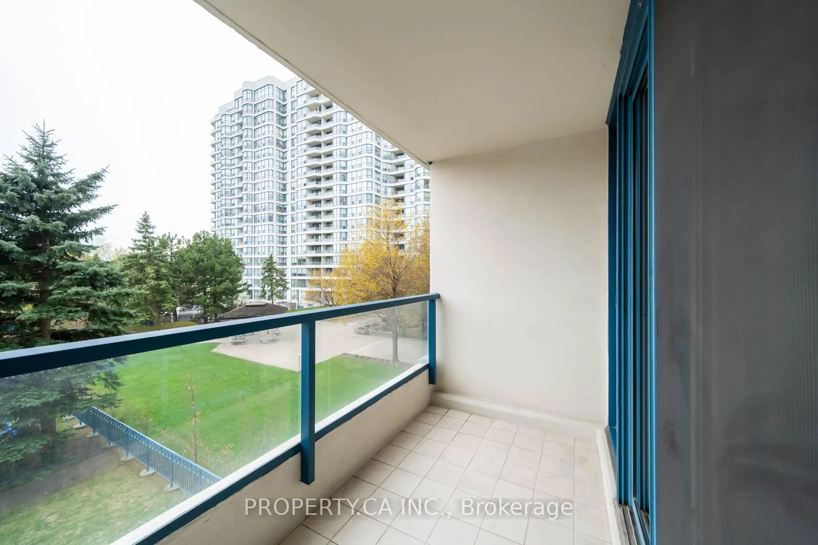 Photo 22 of Unit 301, 7300 Yonge Street, Vaughan, Crestwood-Springfarm-Yorkhill — HOMEH