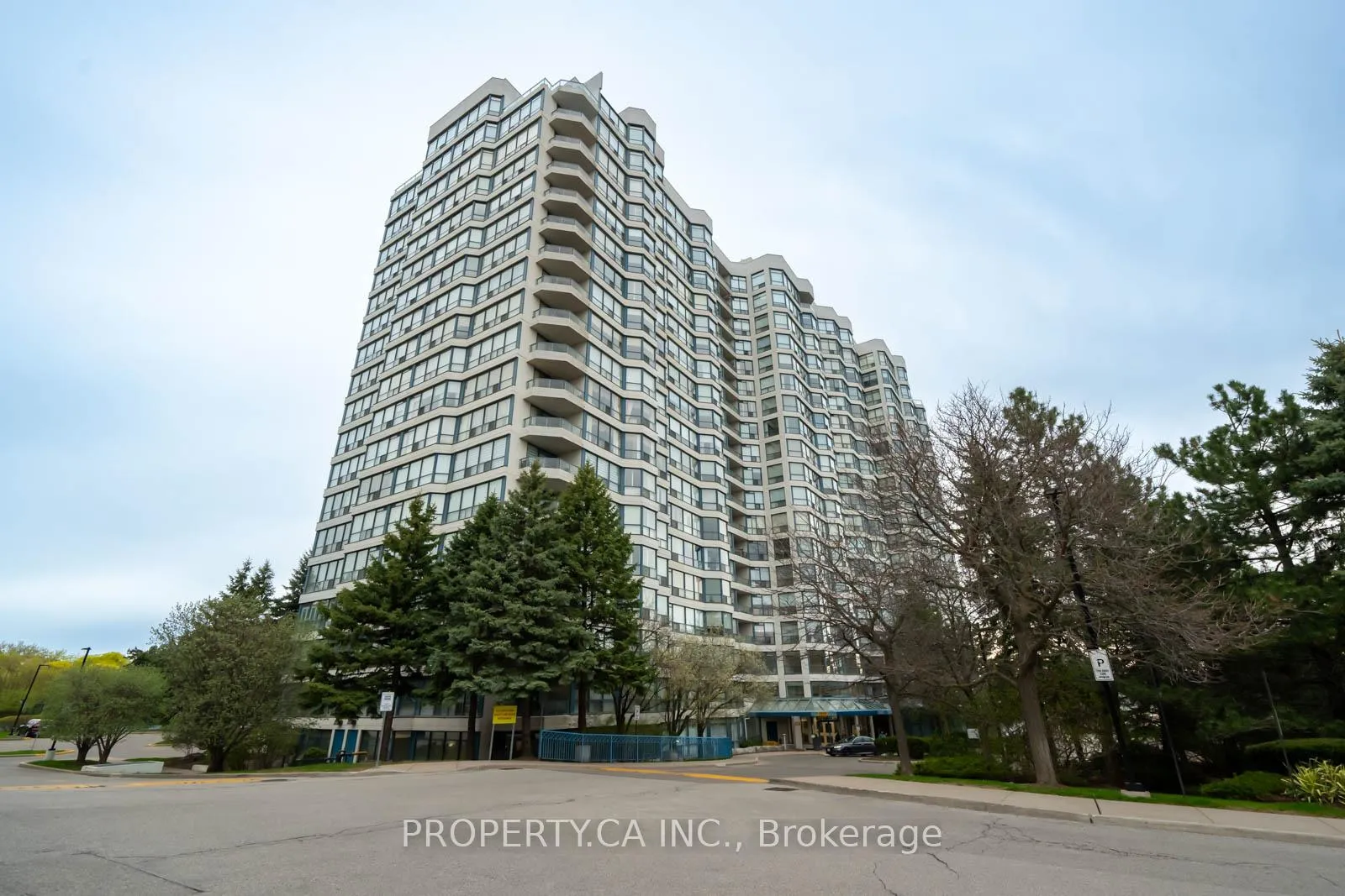 Photo 24 of Unit 301, 7300 Yonge Street, Vaughan, Crestwood-Springfarm-Yorkhill — HOMEH