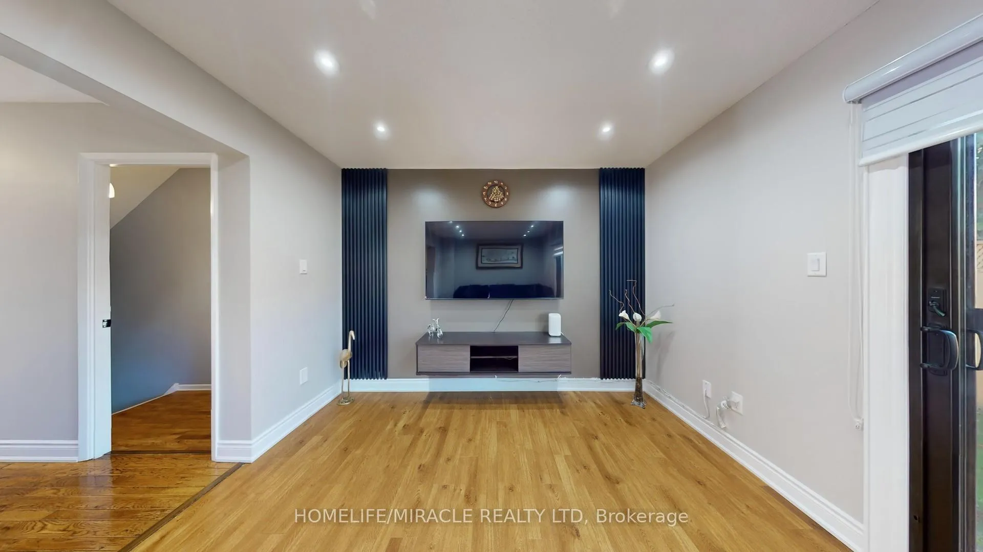 Photo 7 of 64 Radford Drive, Brampton, Brampton North — HOMEH