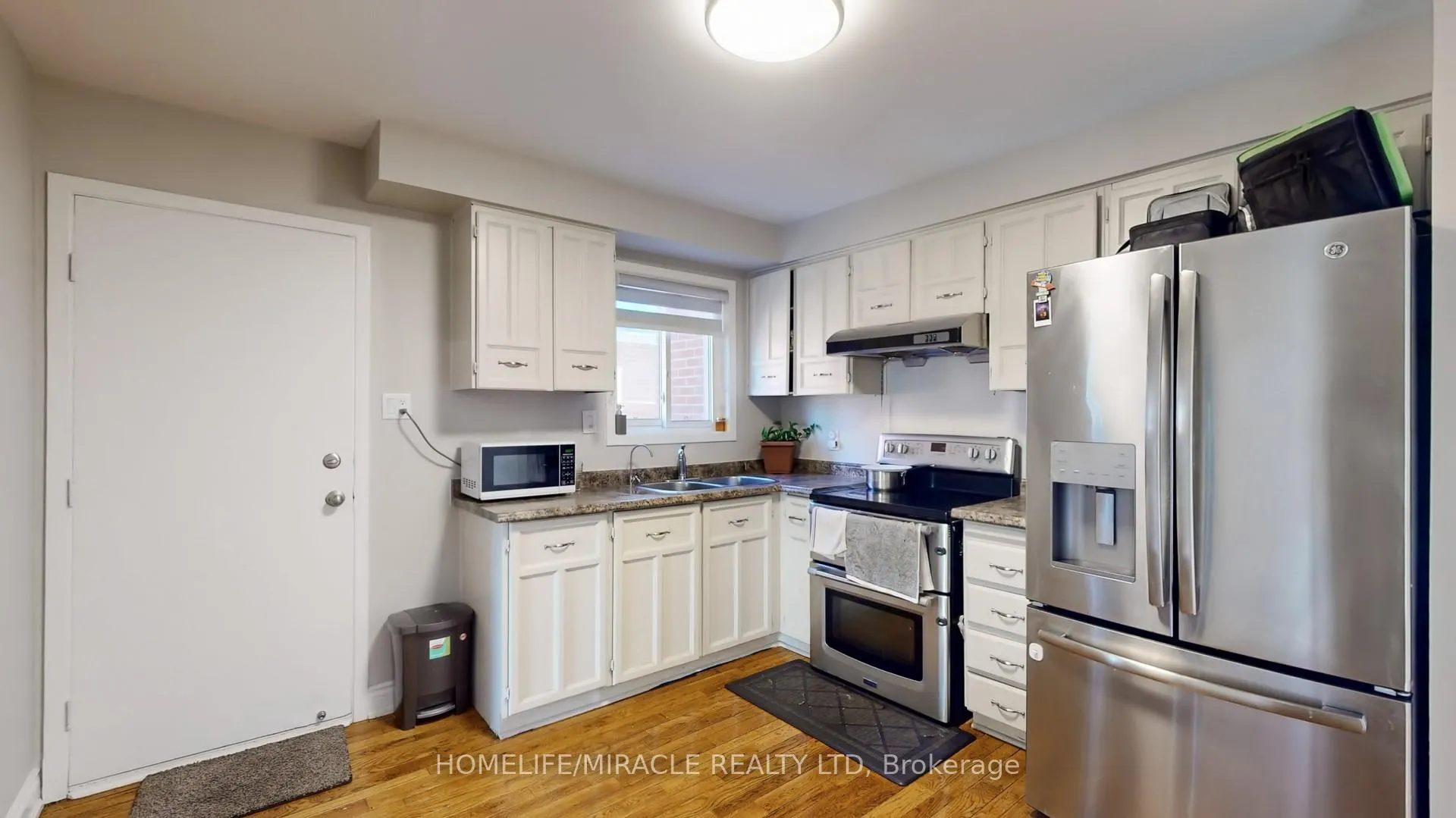 Photo 9 of 64 Radford Drive, Brampton, Brampton North — HOMEH