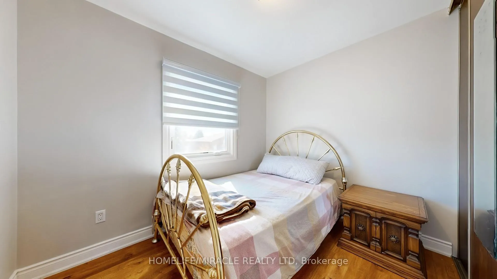 Photo 23 of 64 Radford Drive, Brampton, Brampton North — HOMEH