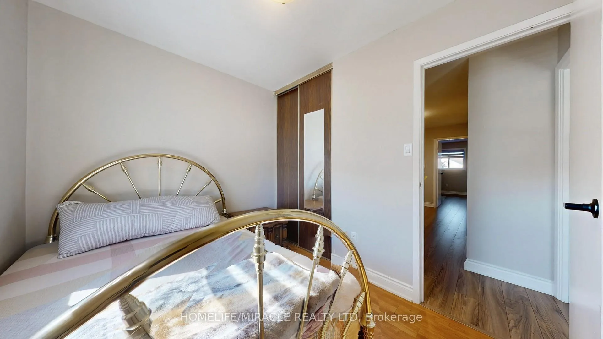 Photo 24 of 64 Radford Drive, Brampton, Brampton North — HOMEH