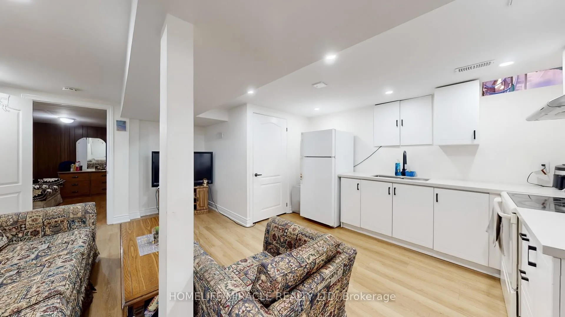 Photo 32 of 64 Radford Drive, Brampton, Brampton North — HOMEH