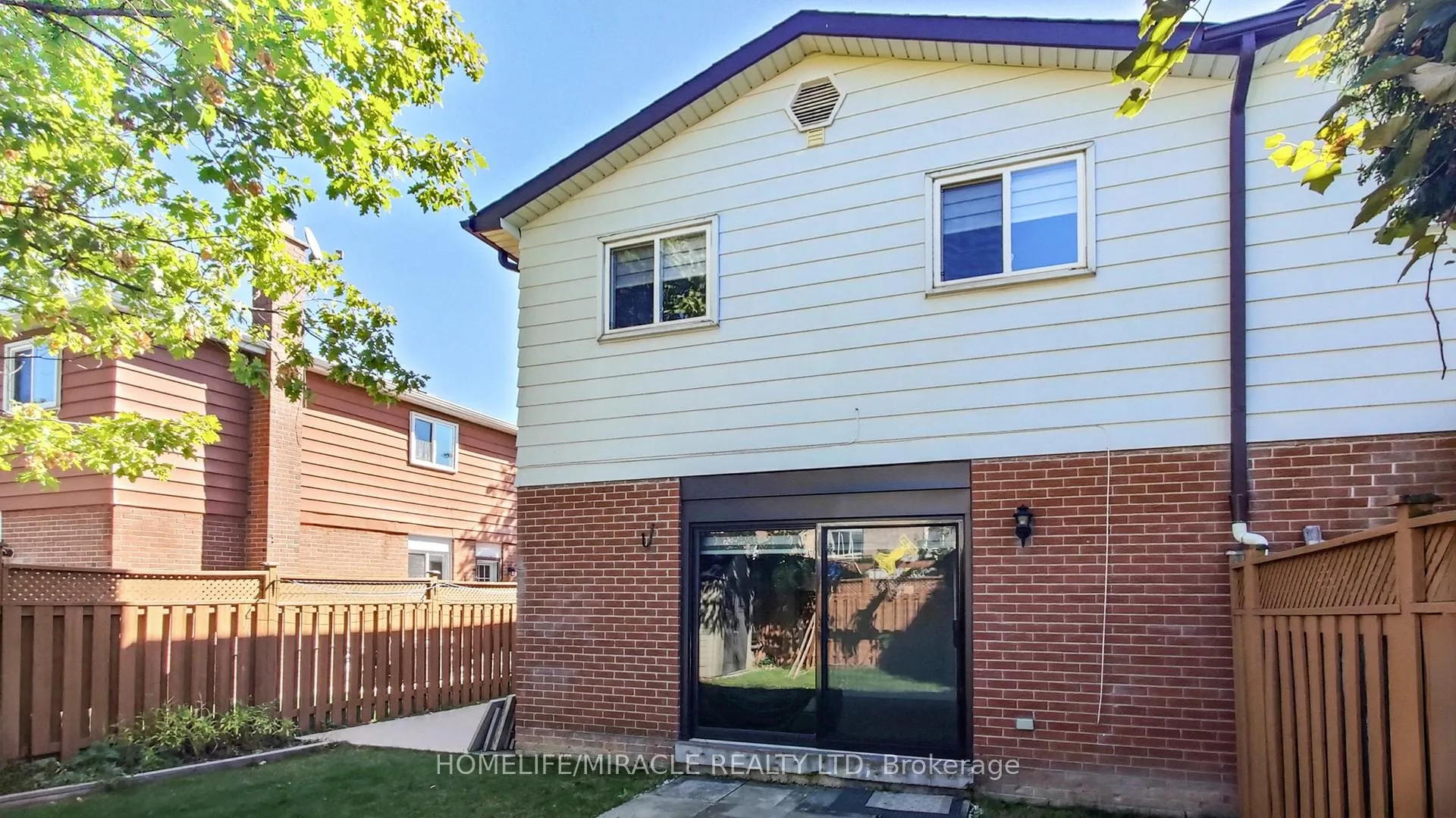 Photo 49 of 64 Radford Drive, Brampton, Brampton North — HOMEH