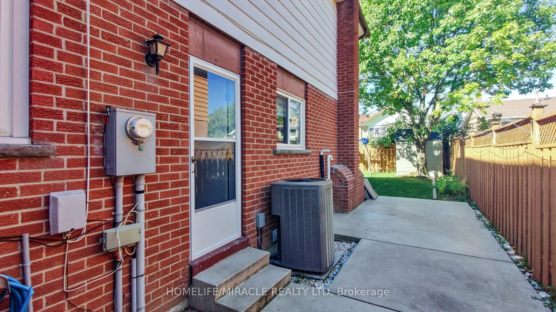 Photo 50 of 64 Radford Drive, Brampton, Brampton North — HOMEH