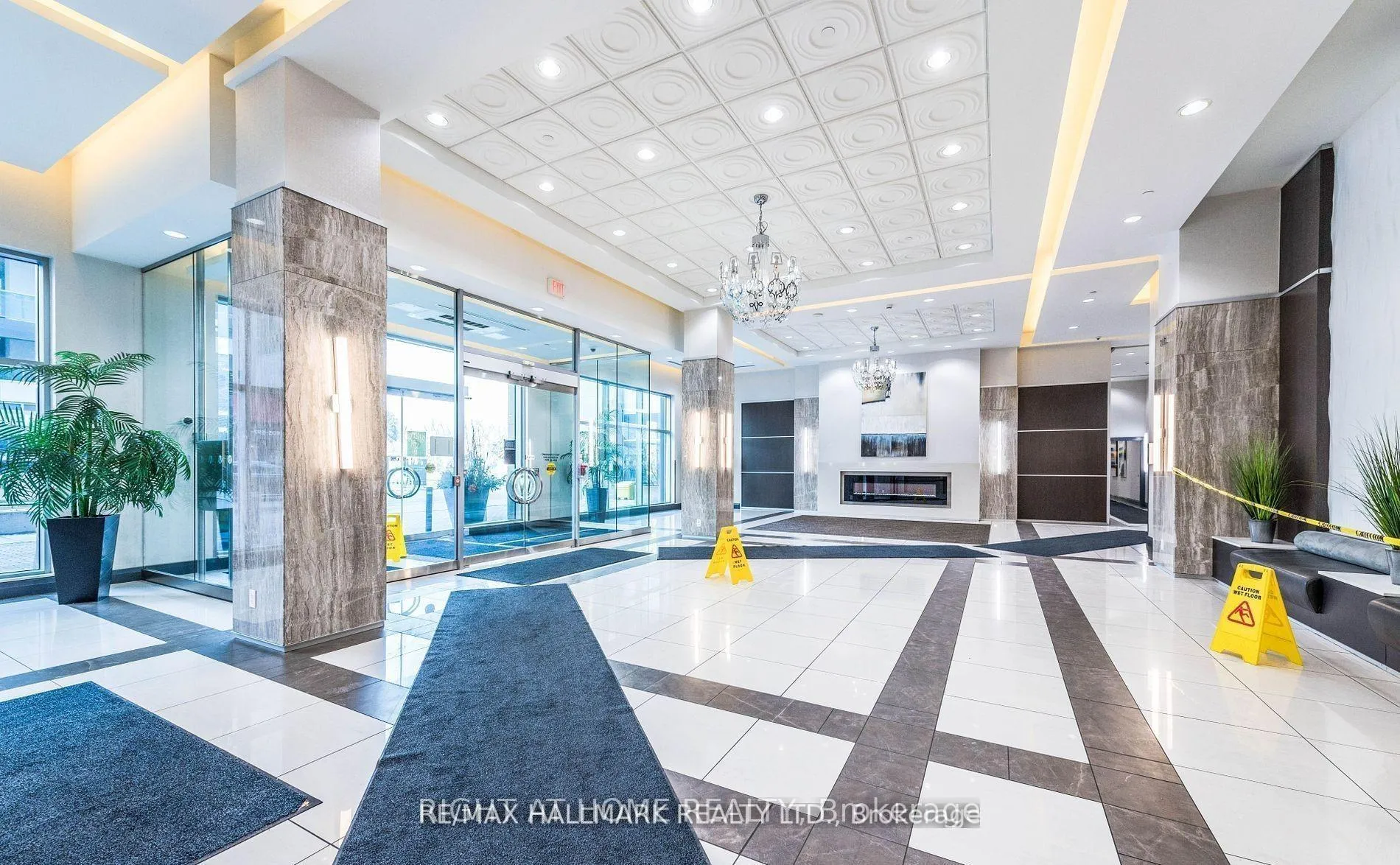 Photo 2 of Unit 911, 7171 Yonge Street, Markham, Grandview — HOMEH