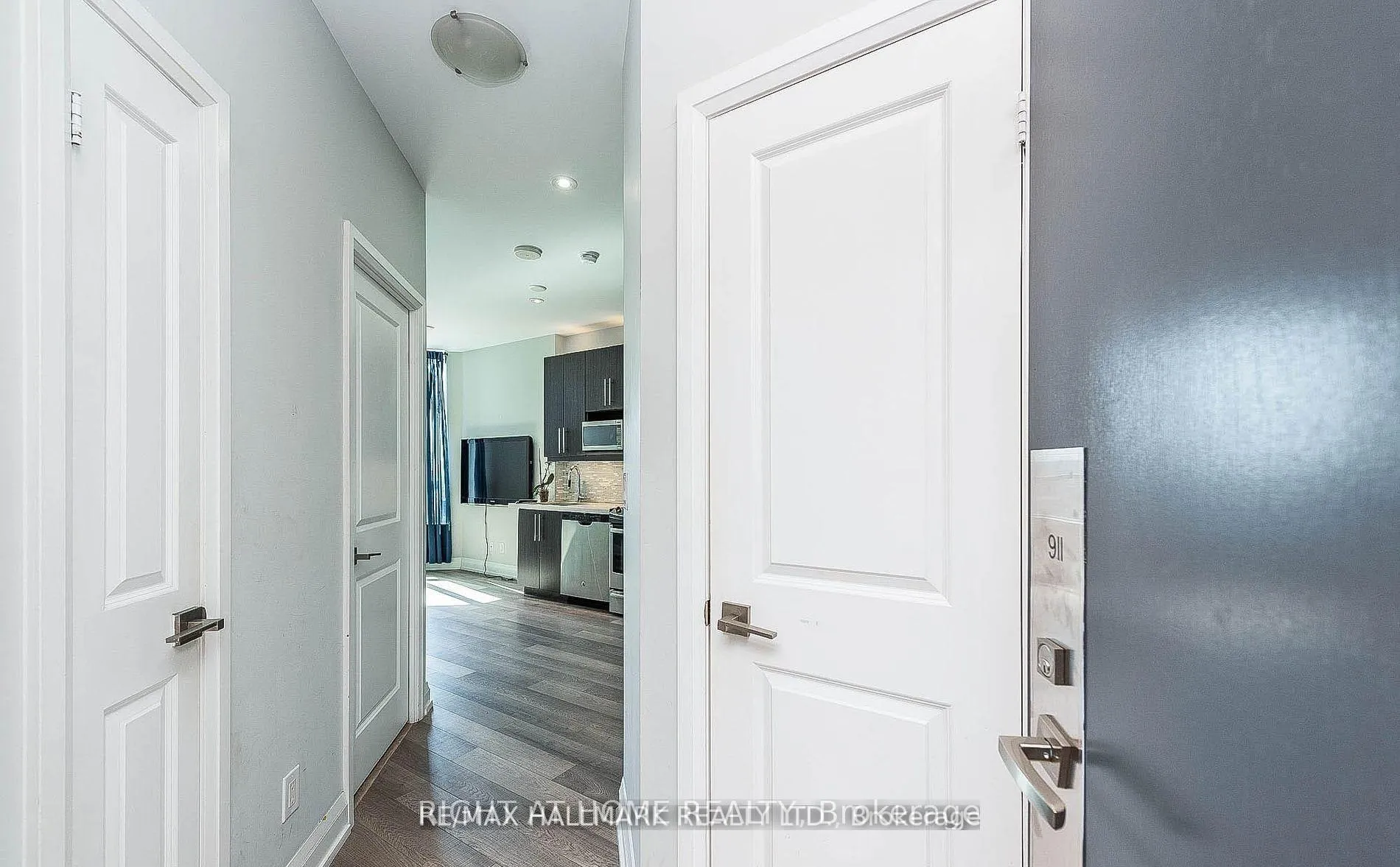 Photo 3 of Unit 911, 7171 Yonge Street, Markham, Grandview — HOMEH