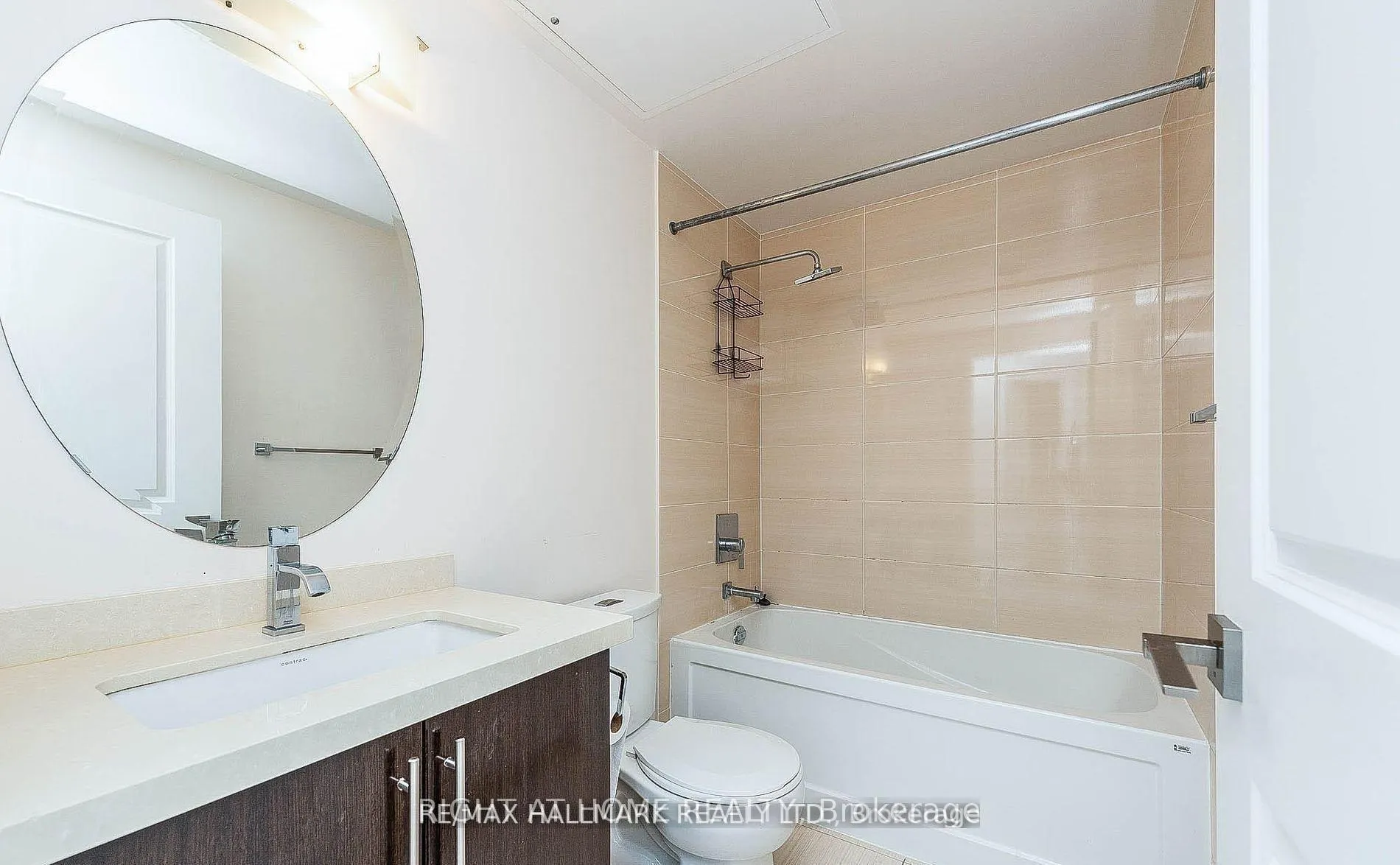 Photo 10 of Unit 911, 7171 Yonge Street, Markham, Grandview — HOMEH