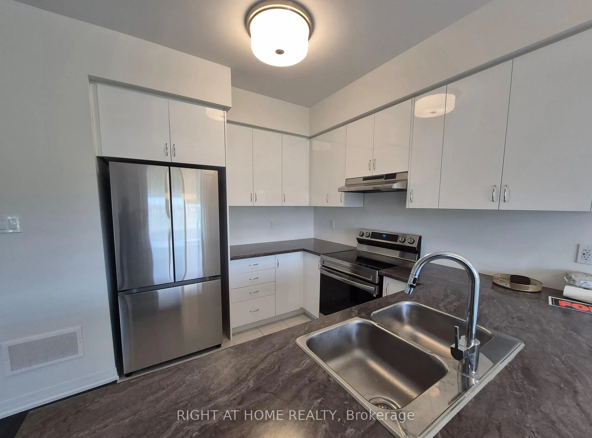 Photo 3 of 47 George Brier Drive W, Brant, Paris — HOMEH