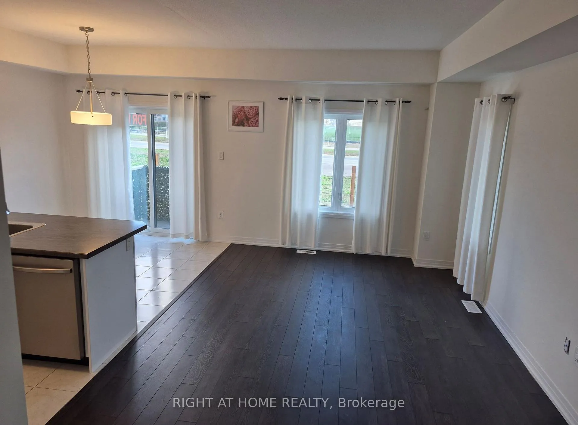 Photo 6 of 47 George Brier Drive W, Brant, Paris — HOMEH