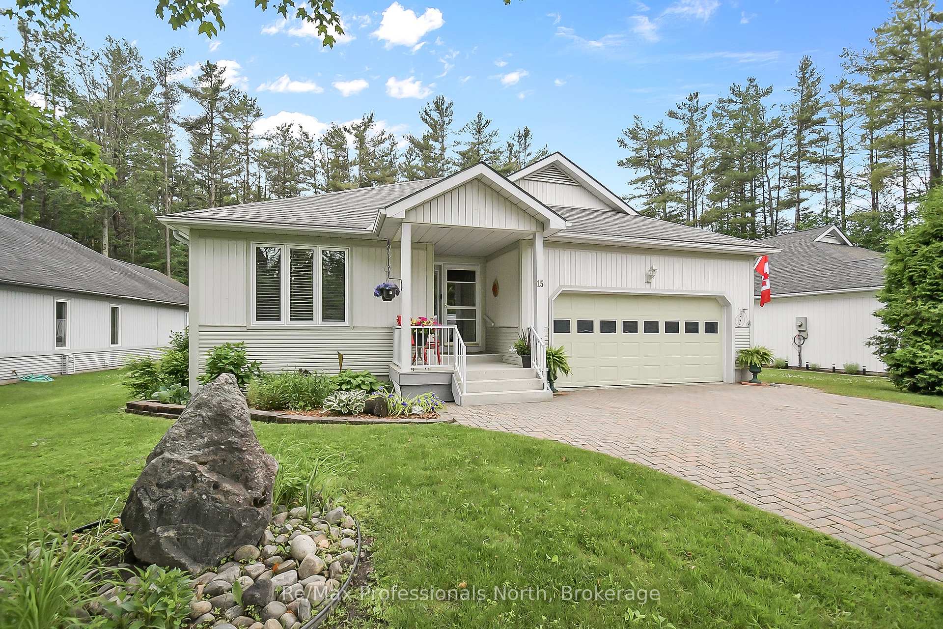 Photo 1 of 15 Pineridge Gate, Gravenhurst, Muskoka (S) — HOMEH