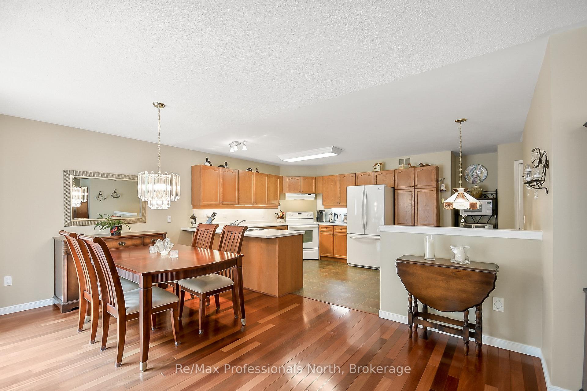 Photo 7 of 15 Pineridge Gate, Gravenhurst, Muskoka (S) — HOMEH