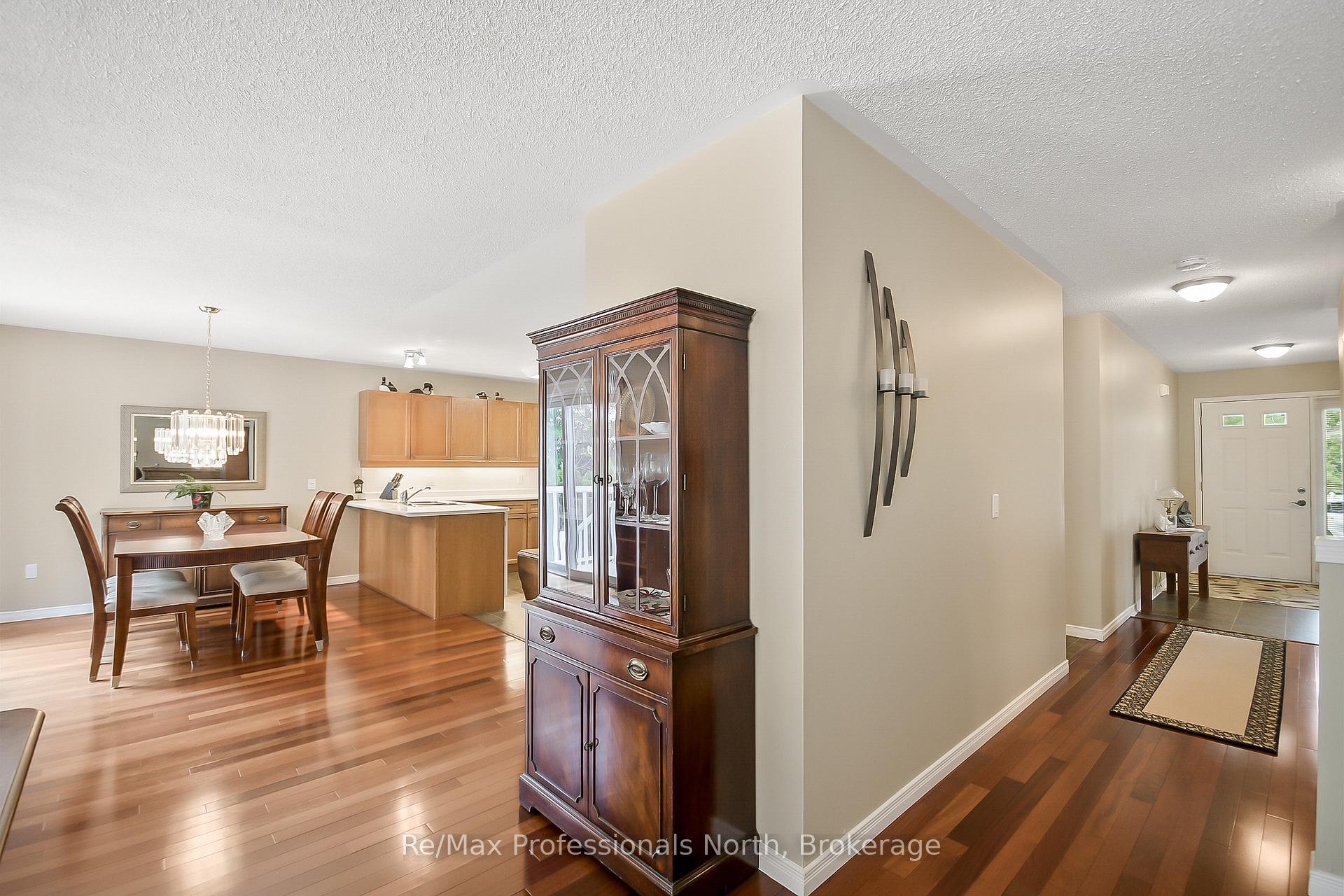 Photo 8 of 15 Pineridge Gate, Gravenhurst, Muskoka (S) — HOMEH