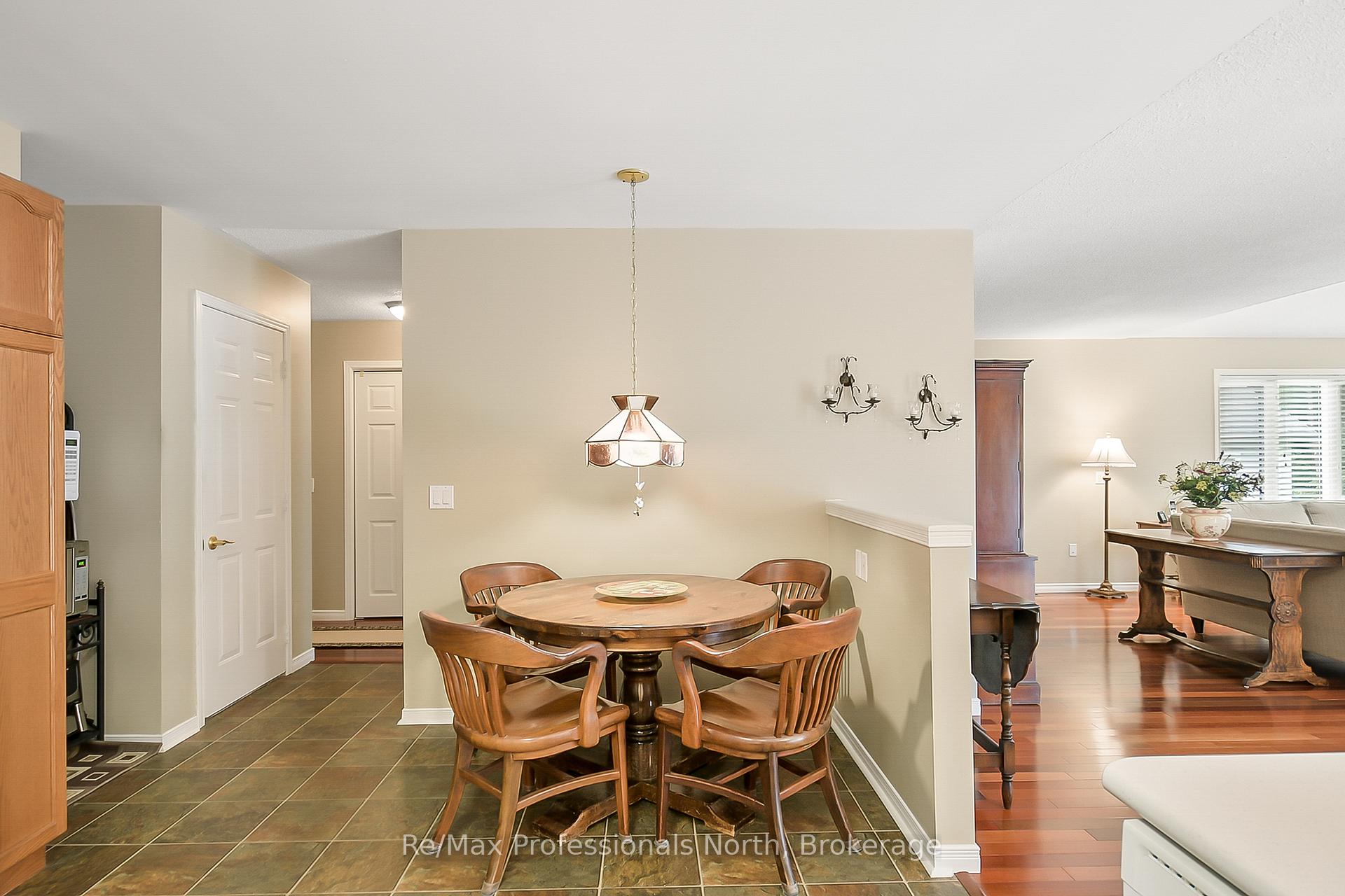Photo 10 of 15 Pineridge Gate, Gravenhurst, Muskoka (S) — HOMEH