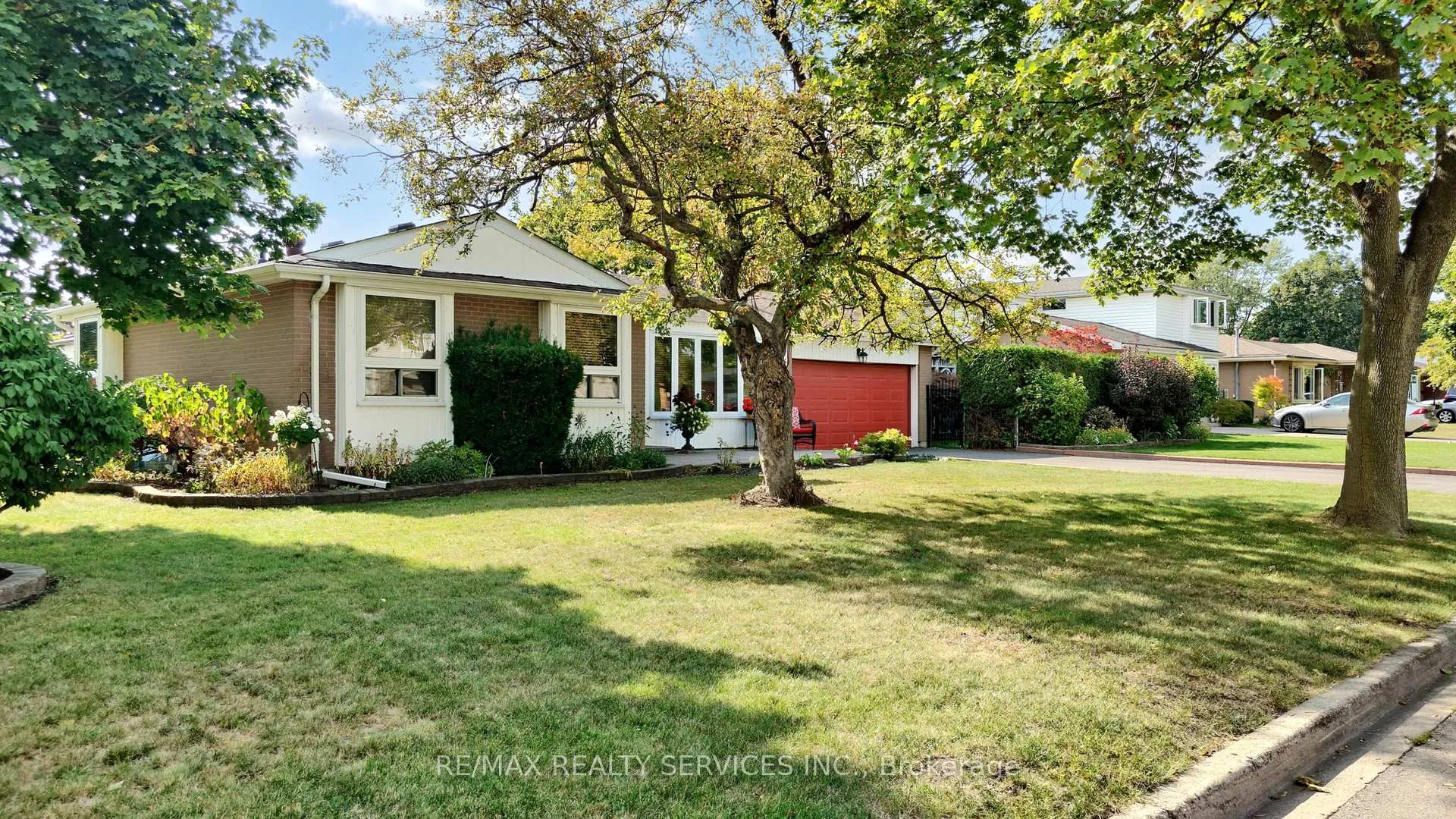 Photo 4 of 64 Glebe Crescent, Brampton, Northgate — HOMEH