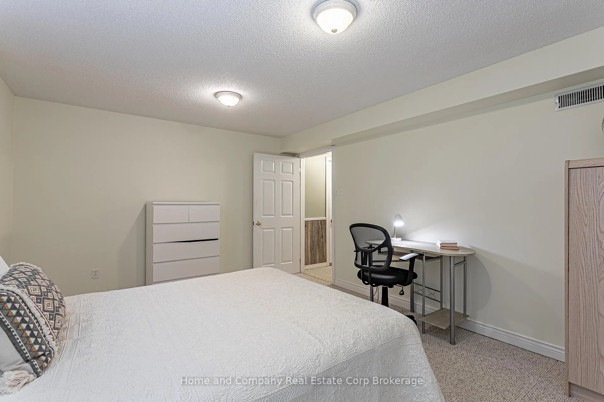 Photo 28 of 12 Mc Queen Court, Norfolk, Waterford — HOMEH
