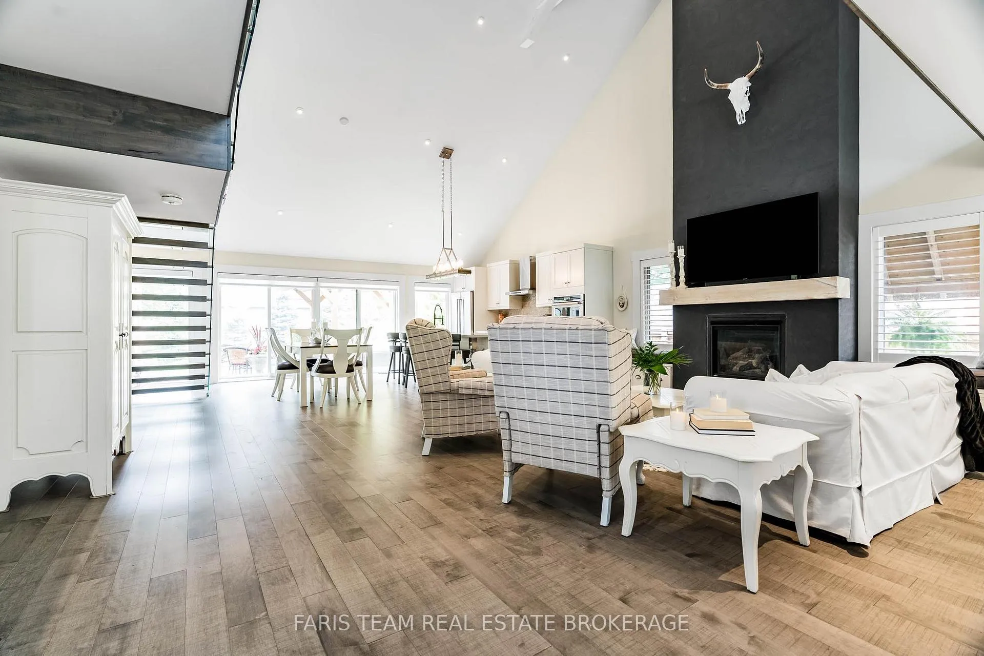 Photo 4 of 92 Nelson Street, Barrie, Codrington — HOMEH