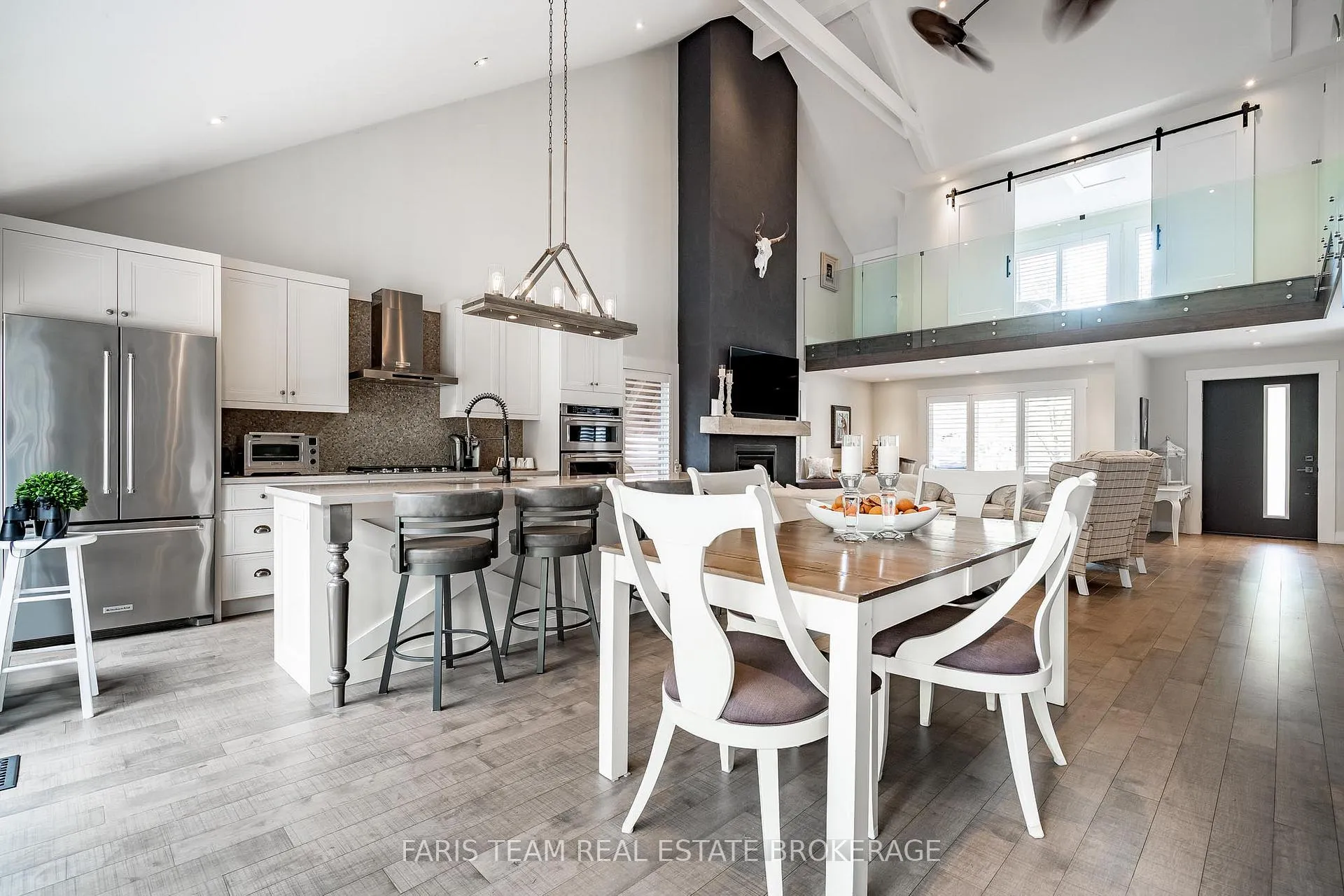 Photo 9 of 92 Nelson Street, Barrie, Codrington — HOMEH