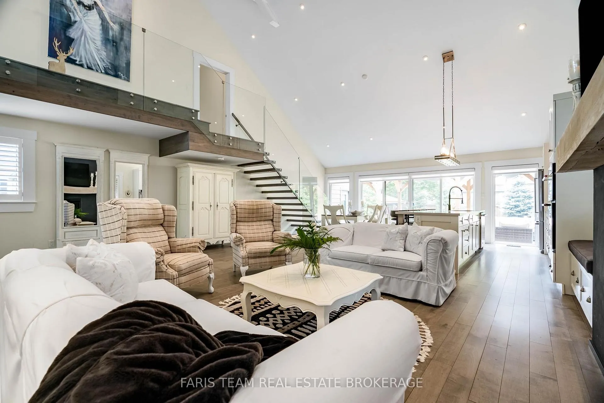 Photo 11 of 92 Nelson Street, Barrie, Codrington — HOMEH