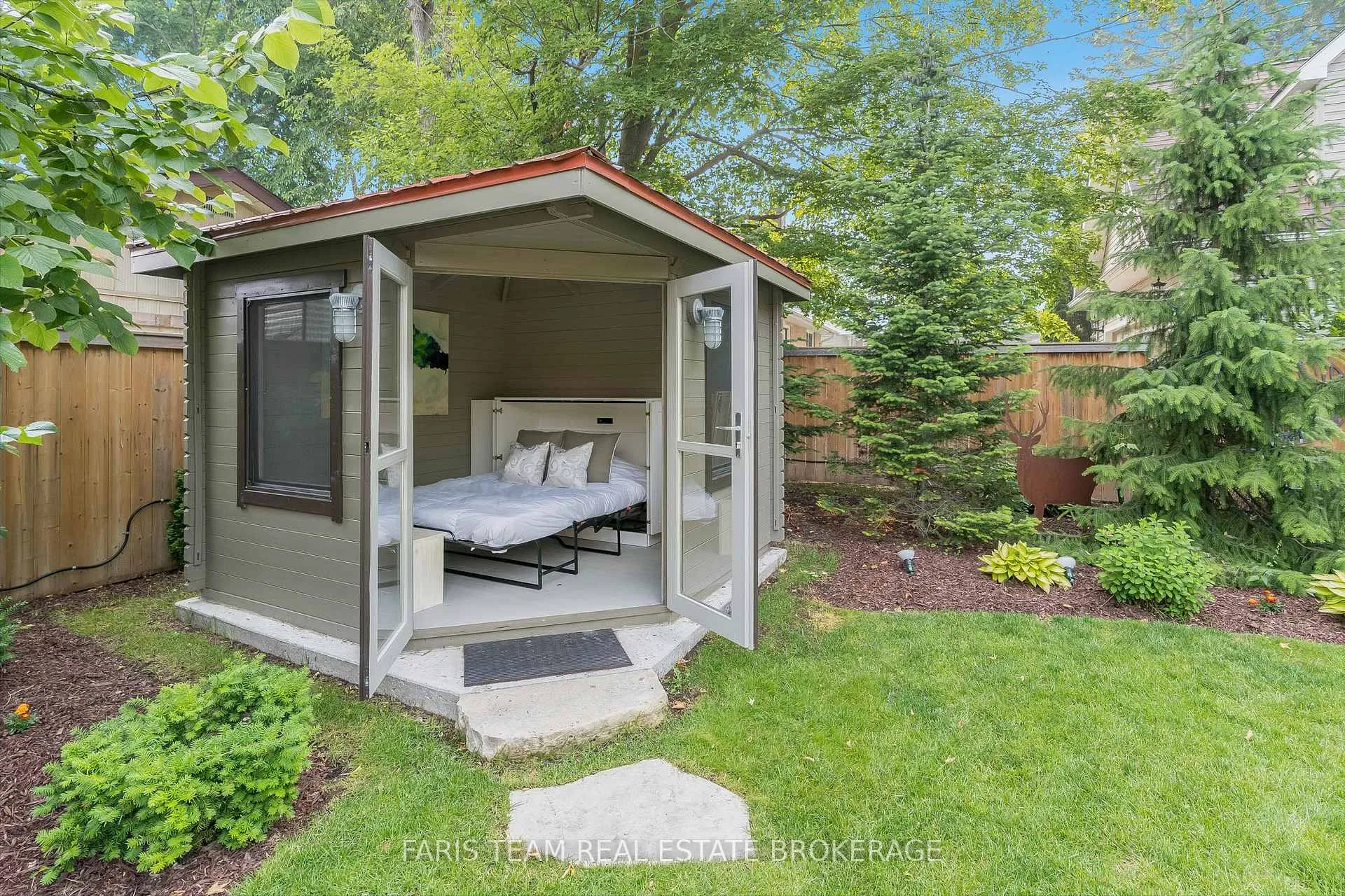Photo 37 of 92 Nelson Street, Barrie, Codrington — HOMEH