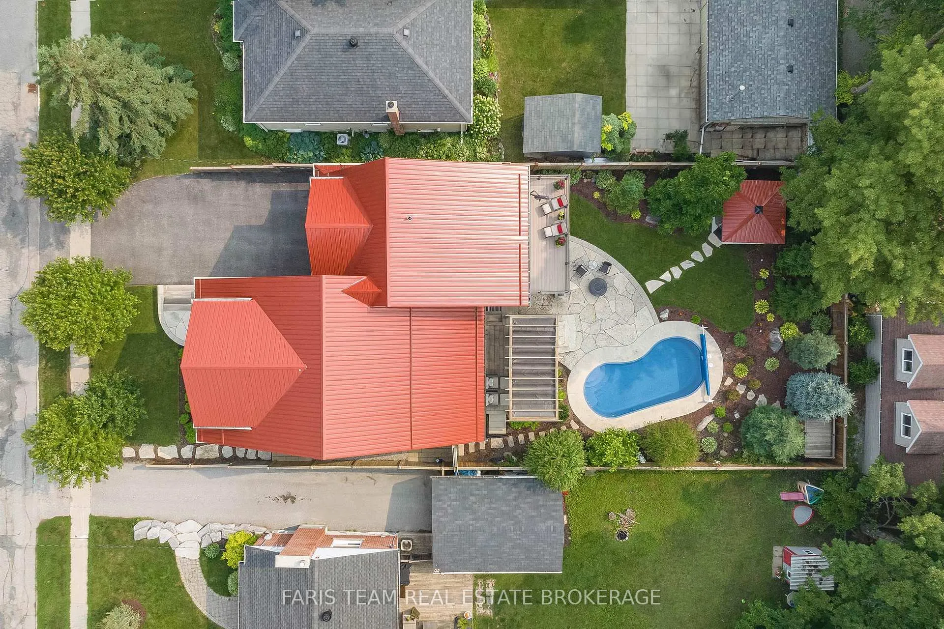 Photo 39 of 92 Nelson Street, Barrie, Codrington — HOMEH