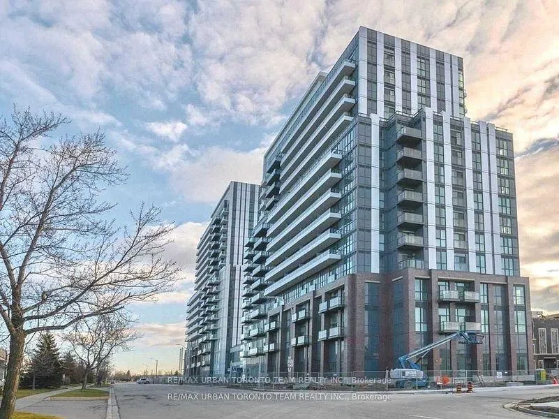 Front of Unit 1807, 38 Honeycrisp Crescent
