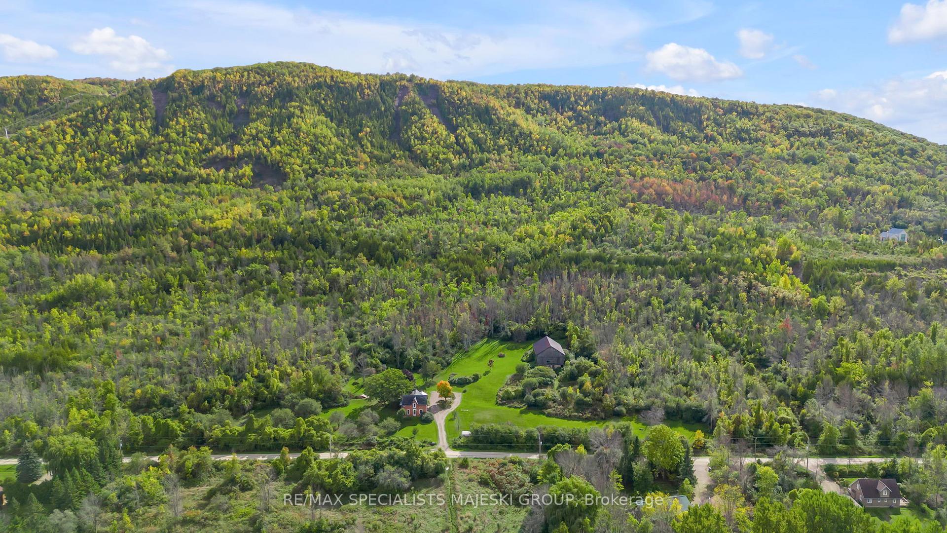 Photo 3 of 190 Old Lakeshore Road, Blue Mountains — HOMEH