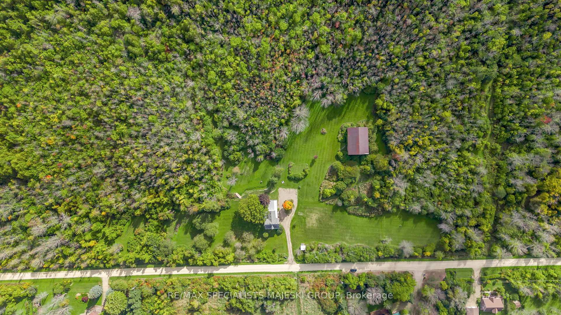 Photo 4 of 190 Old Lakeshore Road, Blue Mountains — HOMEH