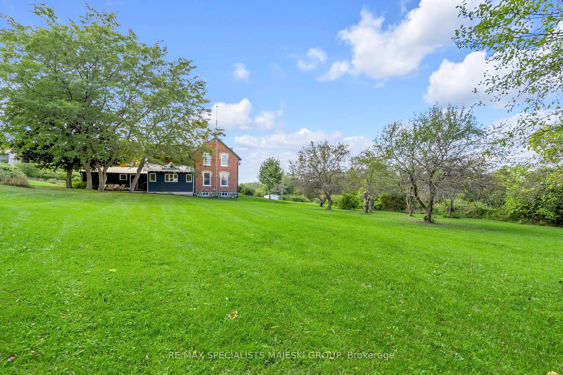 Photo 6 of 190 Old Lakeshore Road, Blue Mountains — HOMEH