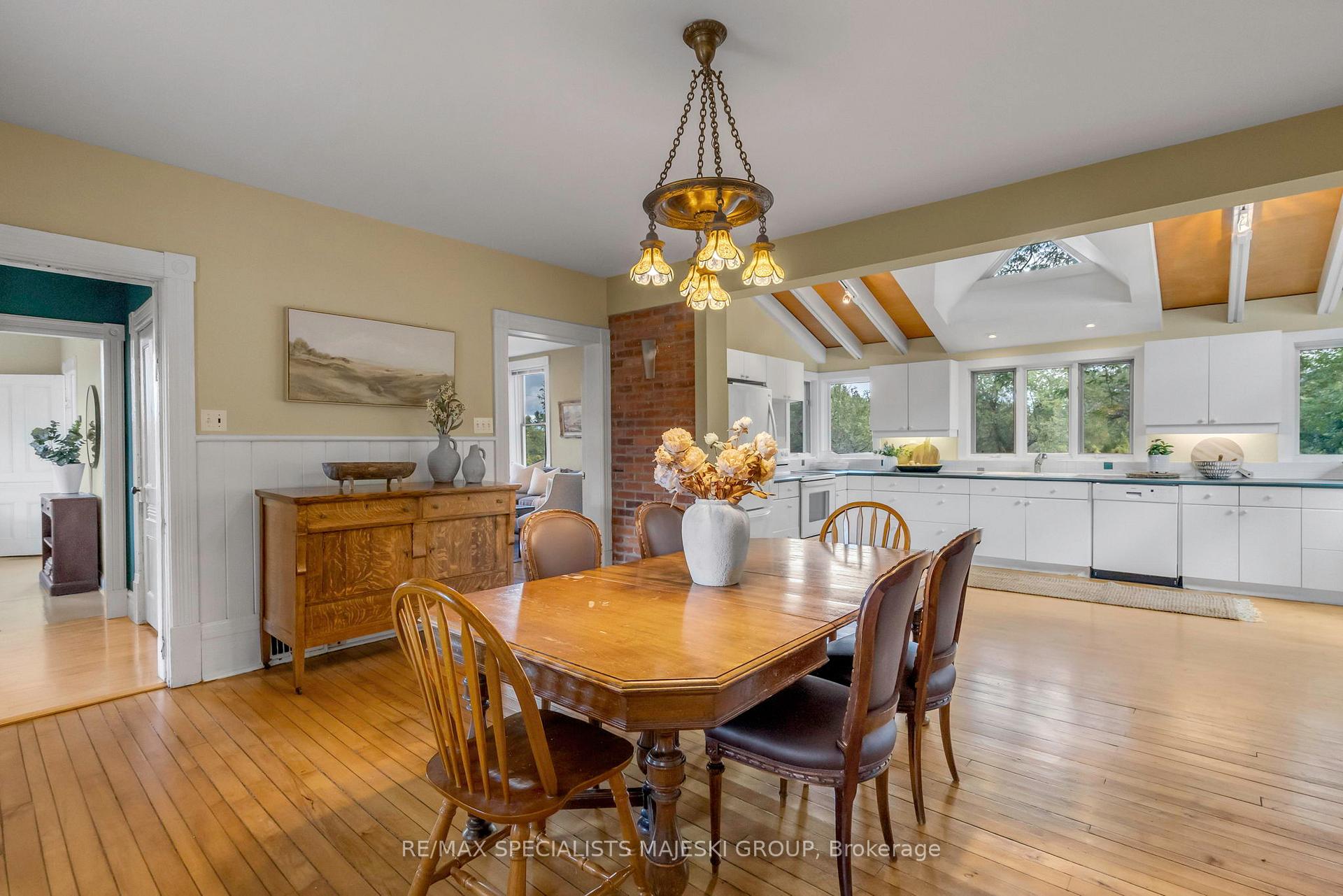 Photo 9 of 190 Old Lakeshore Road, Blue Mountains — HOMEH