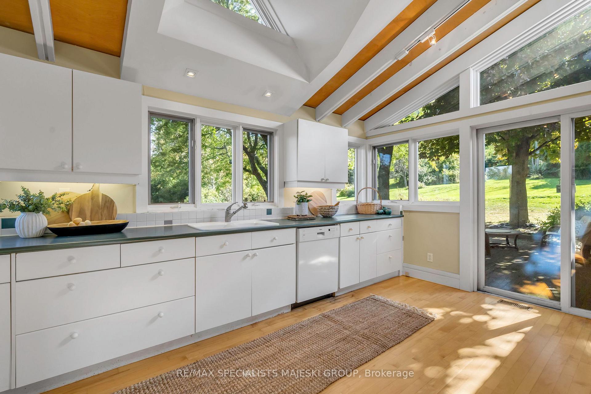 Photo 12 of 190 Old Lakeshore Road, Blue Mountains — HOMEH