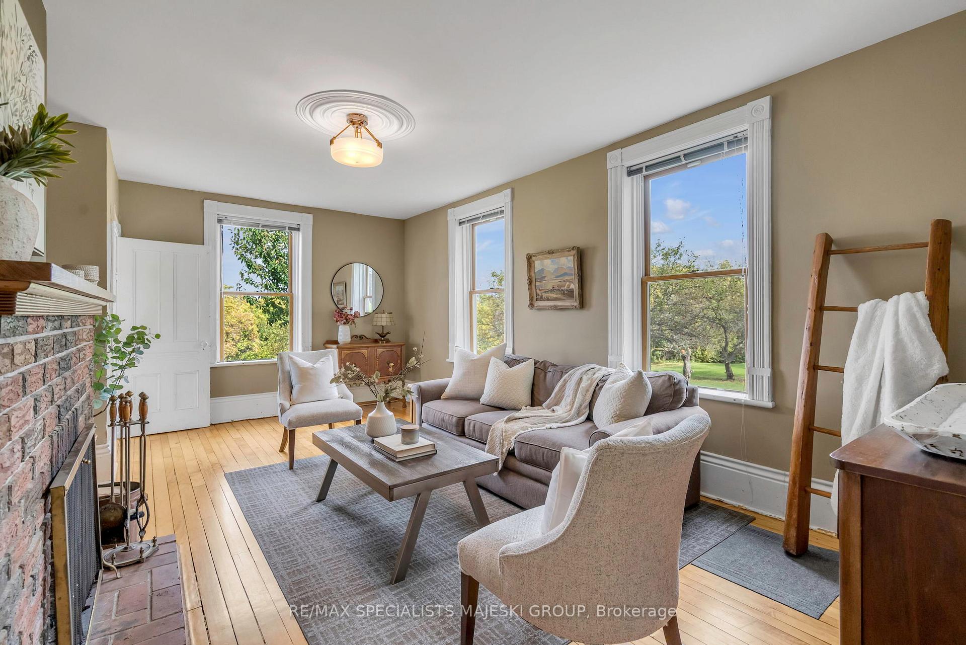 Photo 13 of 190 Old Lakeshore Road, Blue Mountains — HOMEH
