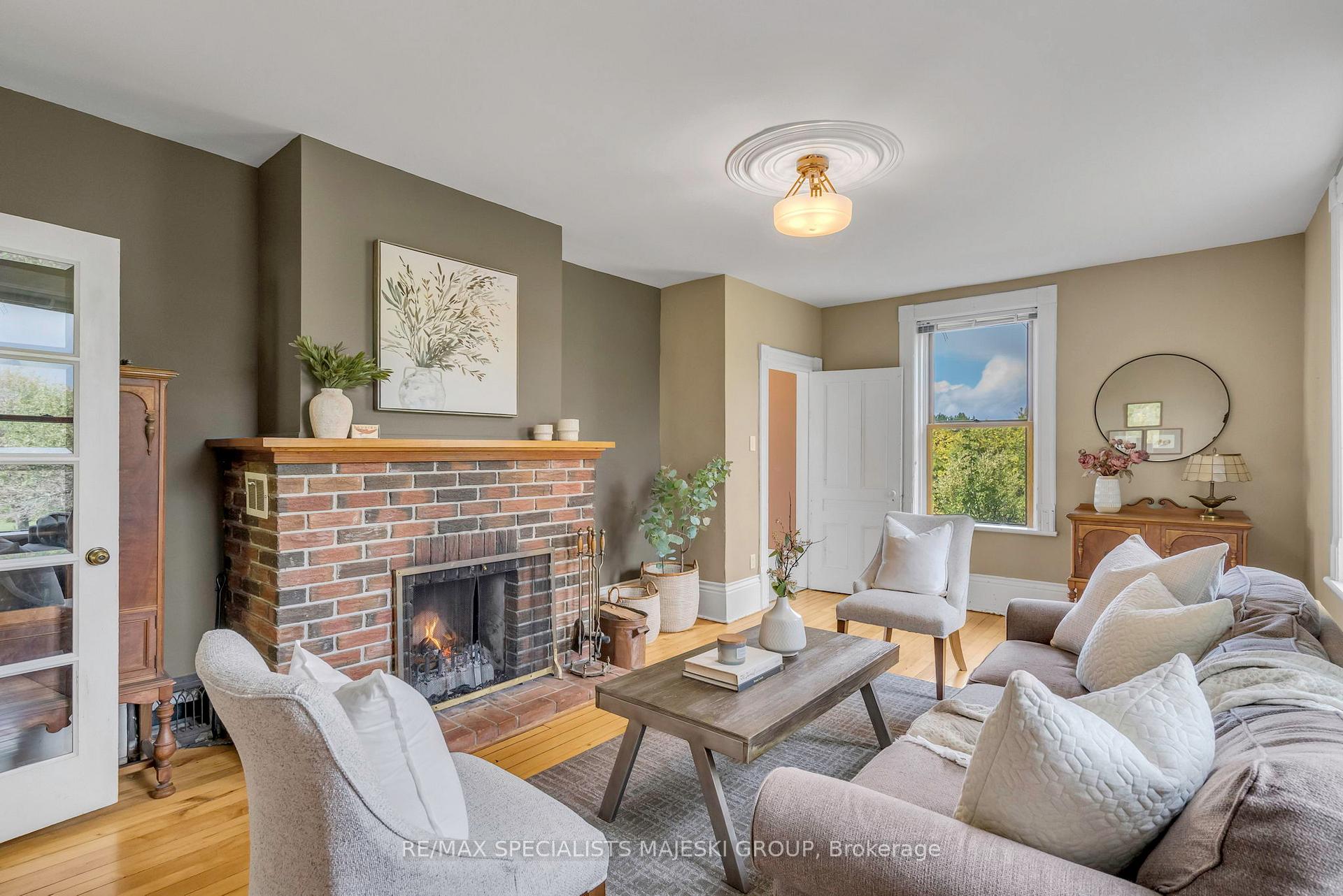Photo 16 of 190 Old Lakeshore Road, Blue Mountains — HOMEH