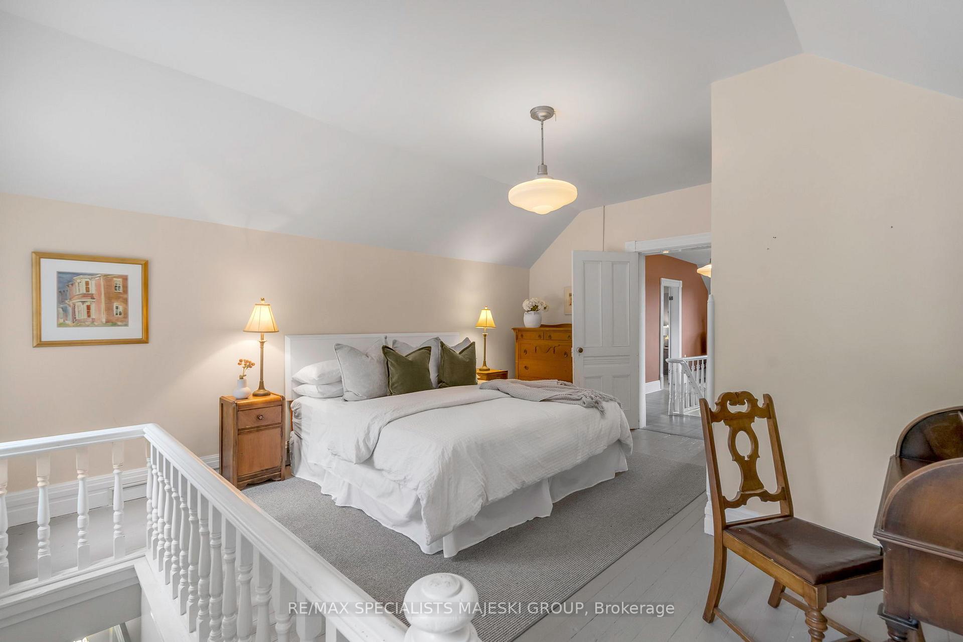 Photo 22 of 190 Old Lakeshore Road, Blue Mountains — HOMEH