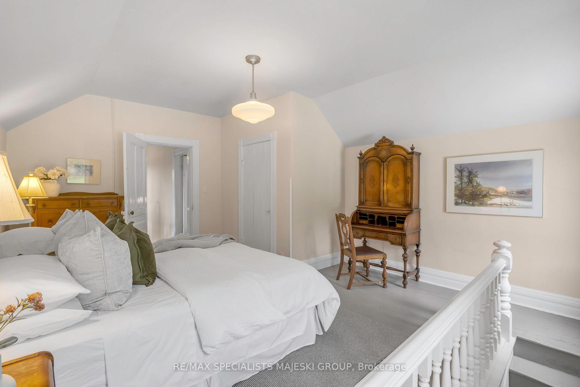 Photo 23 of 190 Old Lakeshore Road, Blue Mountains — HOMEH