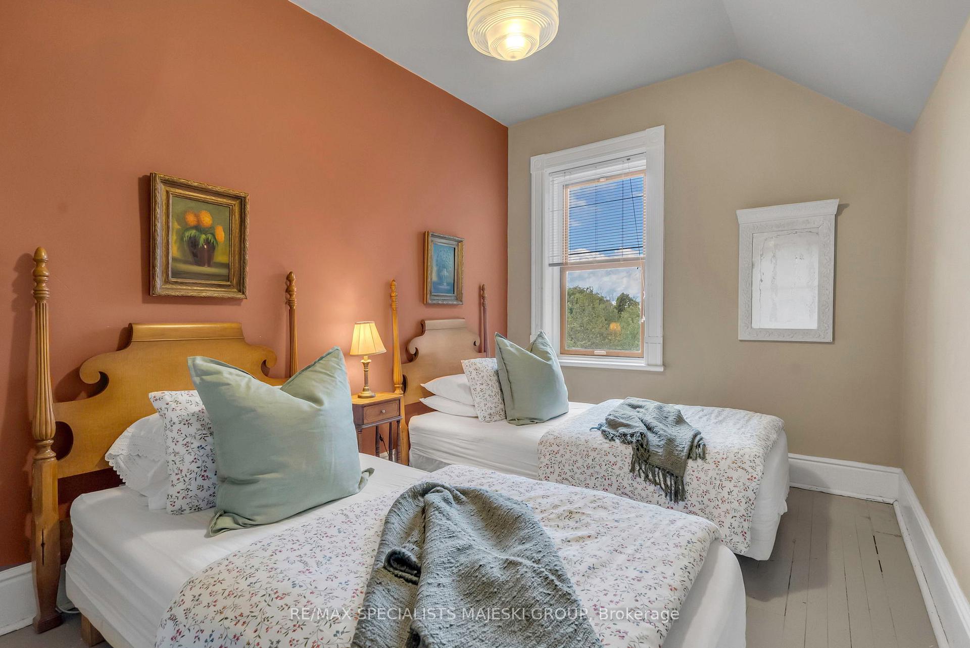 Photo 25 of 190 Old Lakeshore Road, Blue Mountains — HOMEH