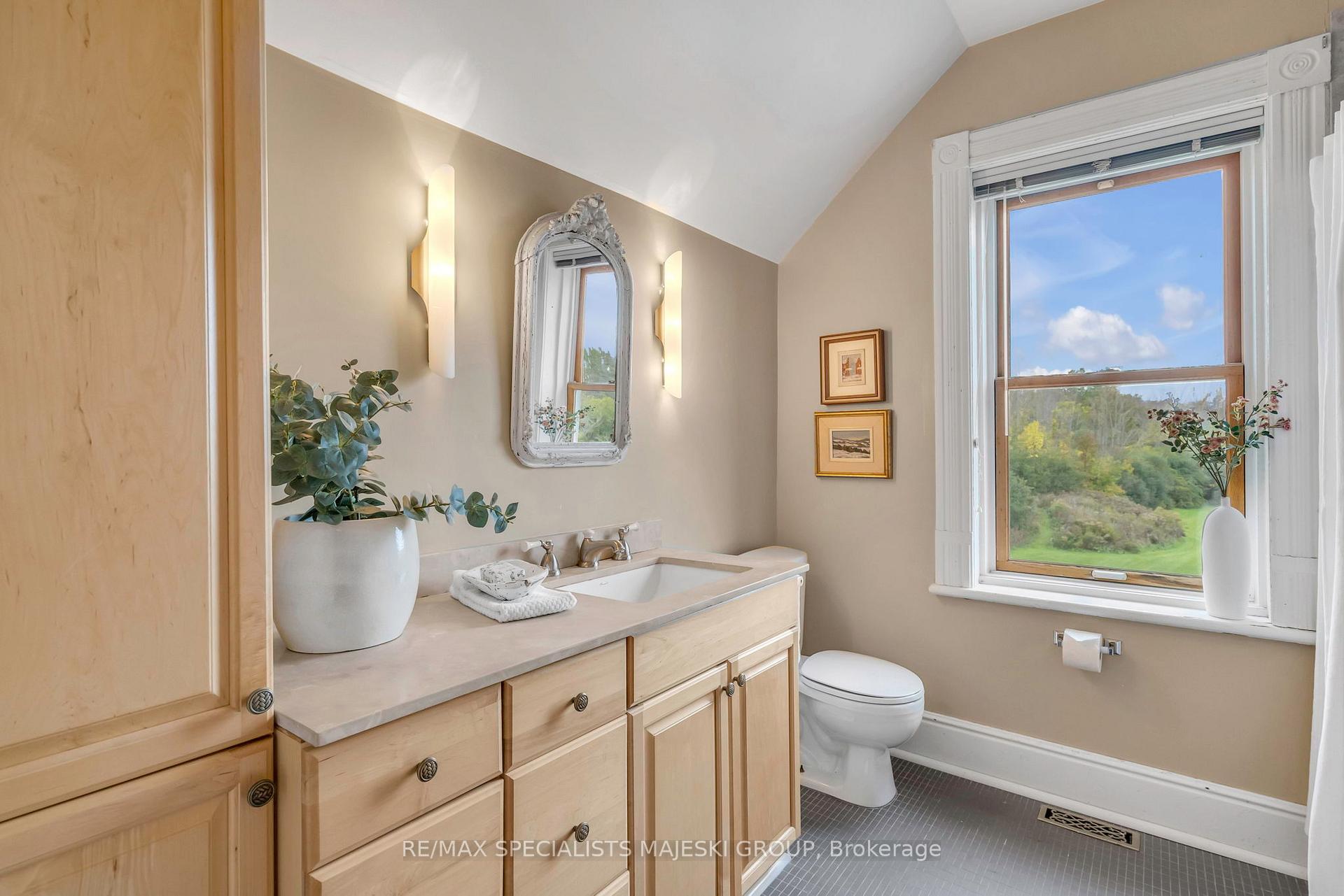 Photo 29 of 190 Old Lakeshore Road, Blue Mountains — HOMEH