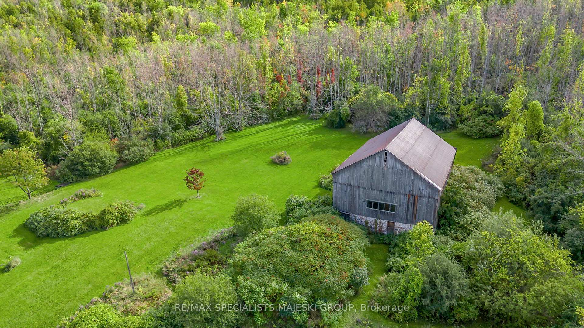 Photo 37 of 190 Old Lakeshore Road, Blue Mountains — HOMEH