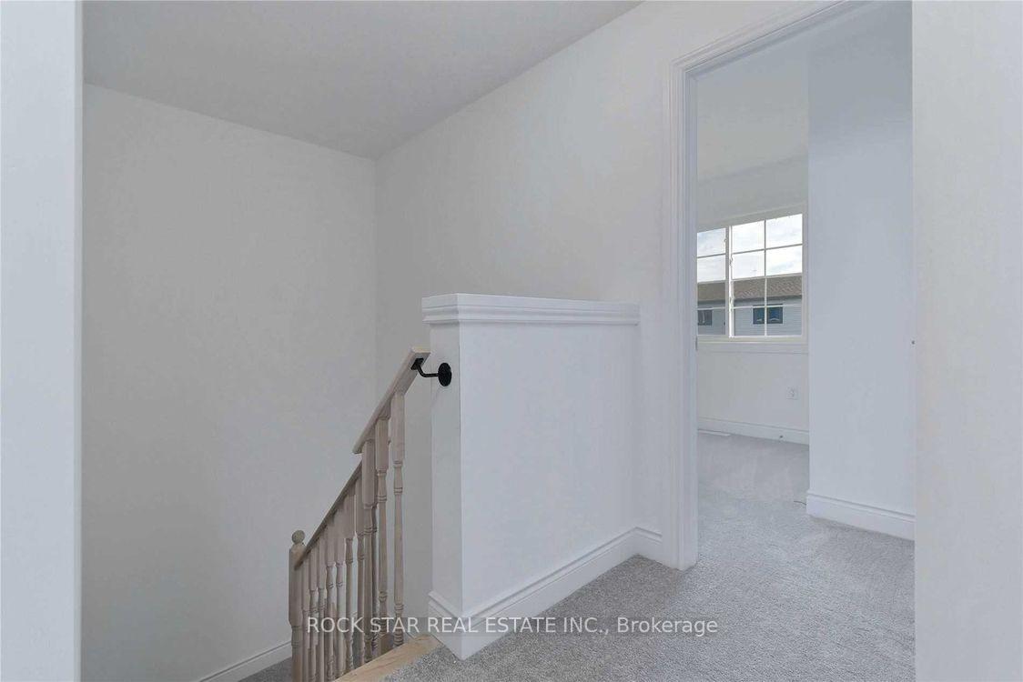 Photo 8 of 18 Andean Lane, Barrie, Holly — HOMEH