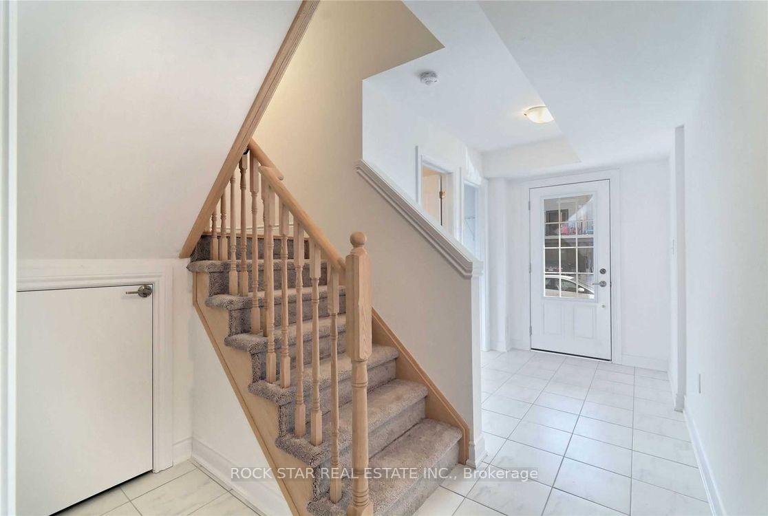 Photo 12 of 18 Andean Lane, Barrie, Holly — HOMEH