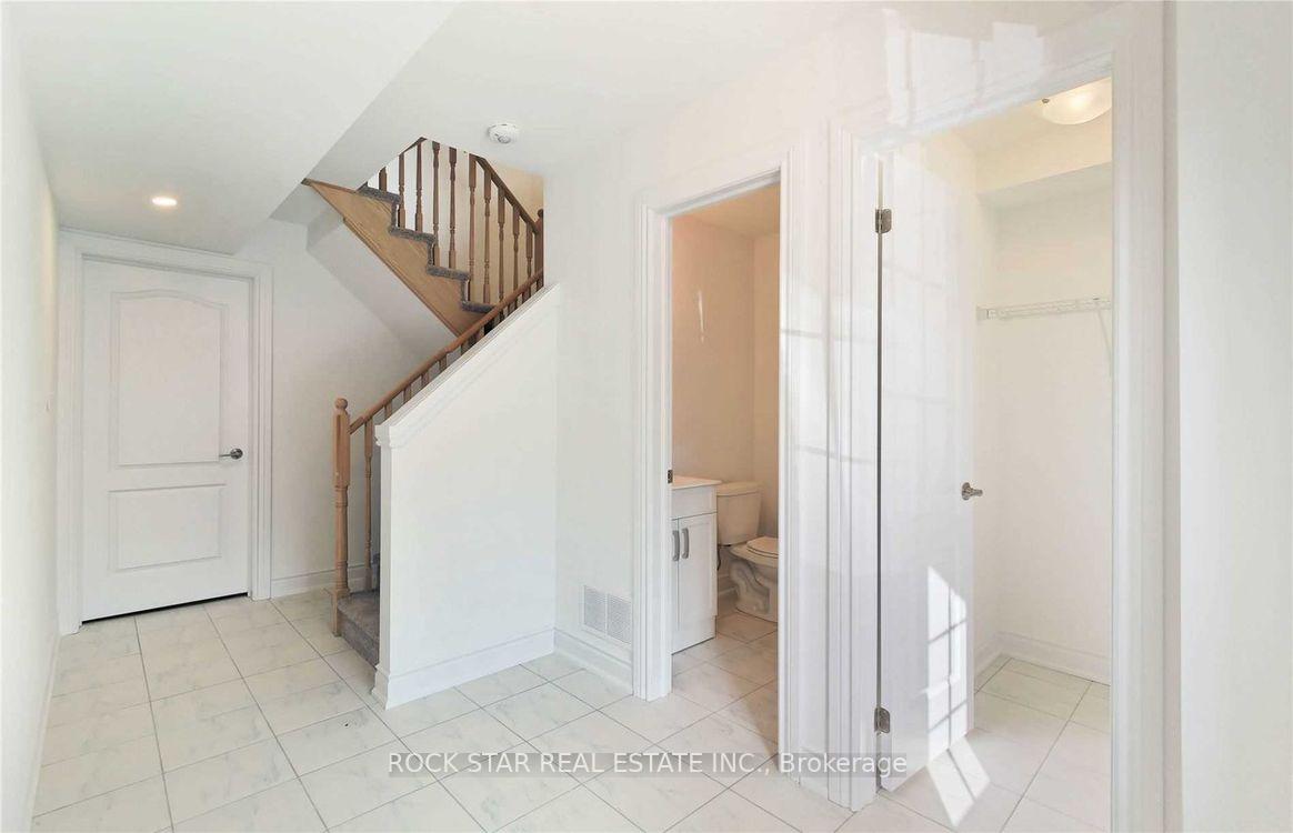 Photo 13 of 18 Andean Lane, Barrie, Holly — HOMEH