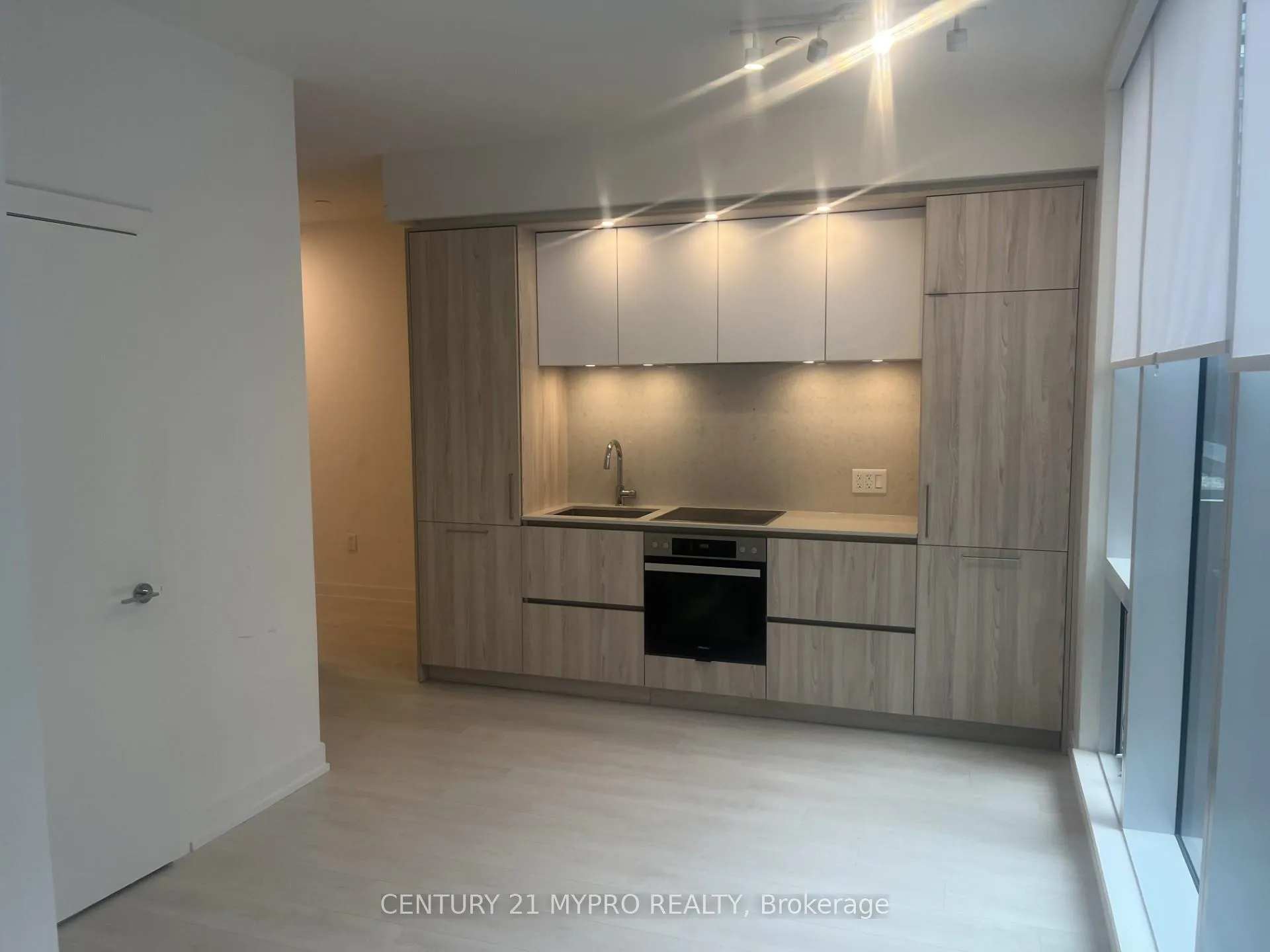 Front of Unit 322, 15 Mercer Street