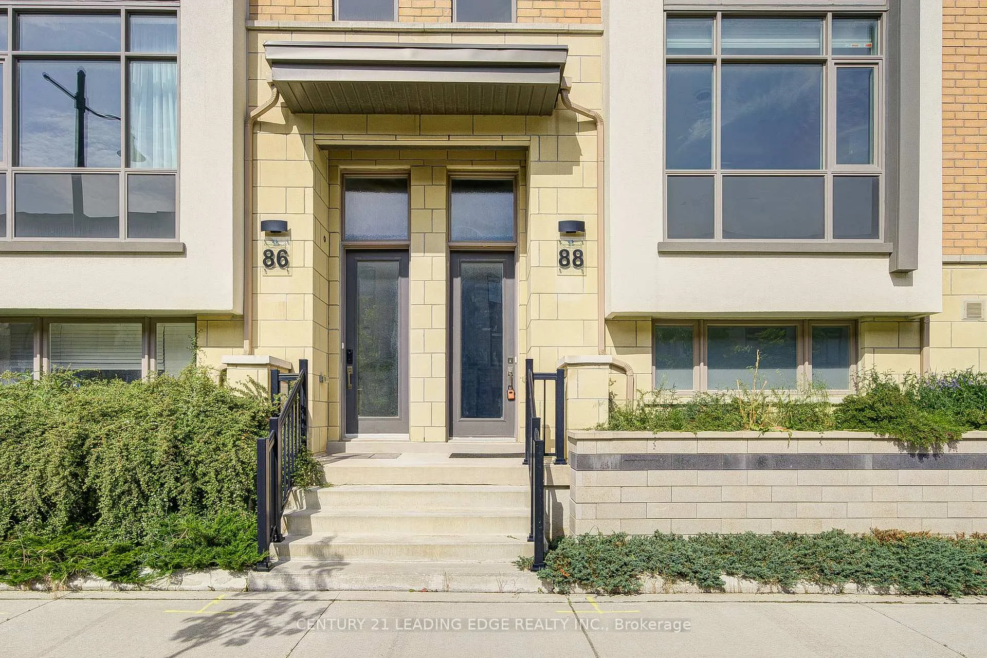 Photo 3 of 88 William Saville Street, Markham, Unionville — HOMEH